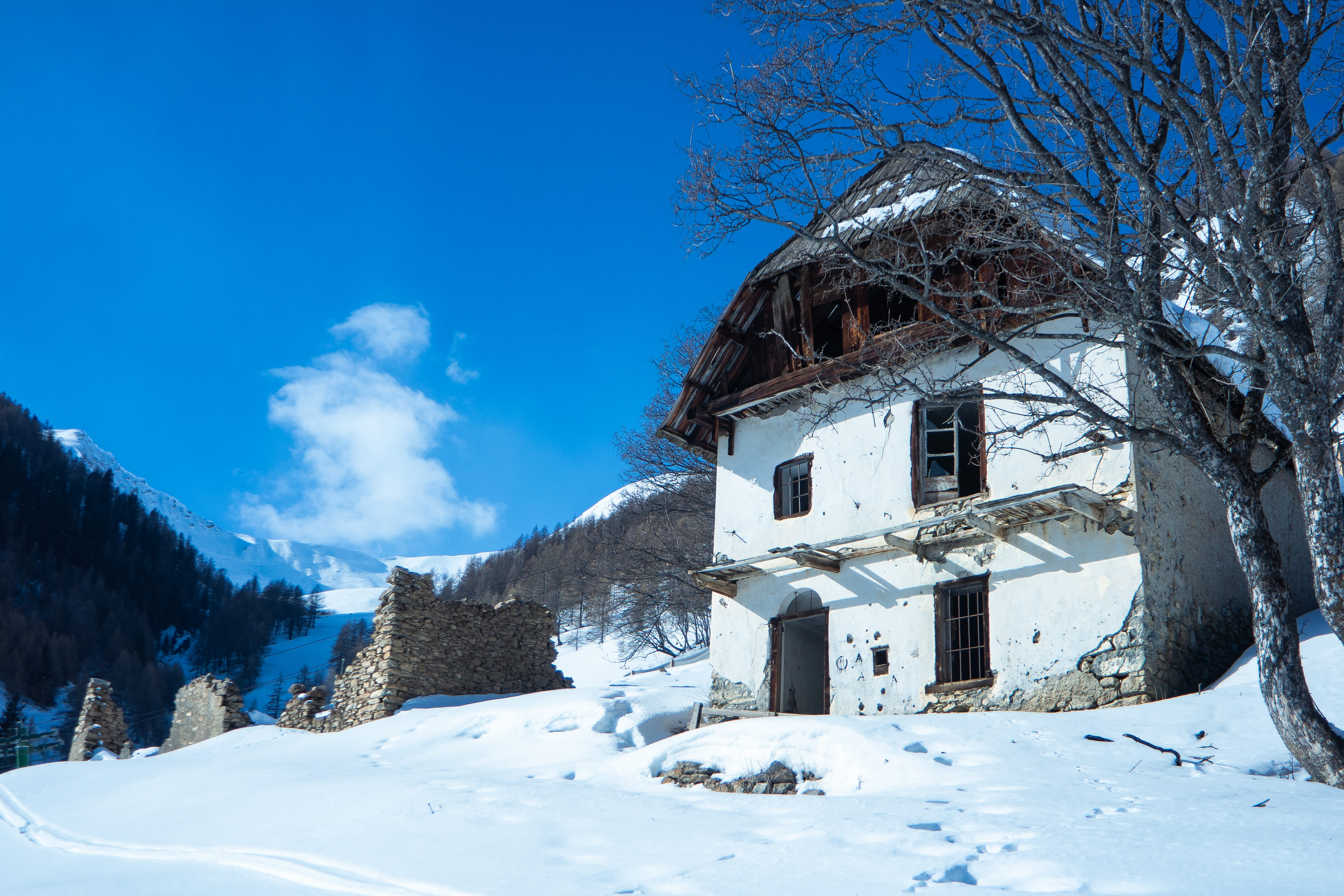 sky, built structure, covering, white color, villa, urban exploration, mountain, no people, bare tree, tree, allos, abandoned, snowcapped mountain, blue, HD Wallpaper
