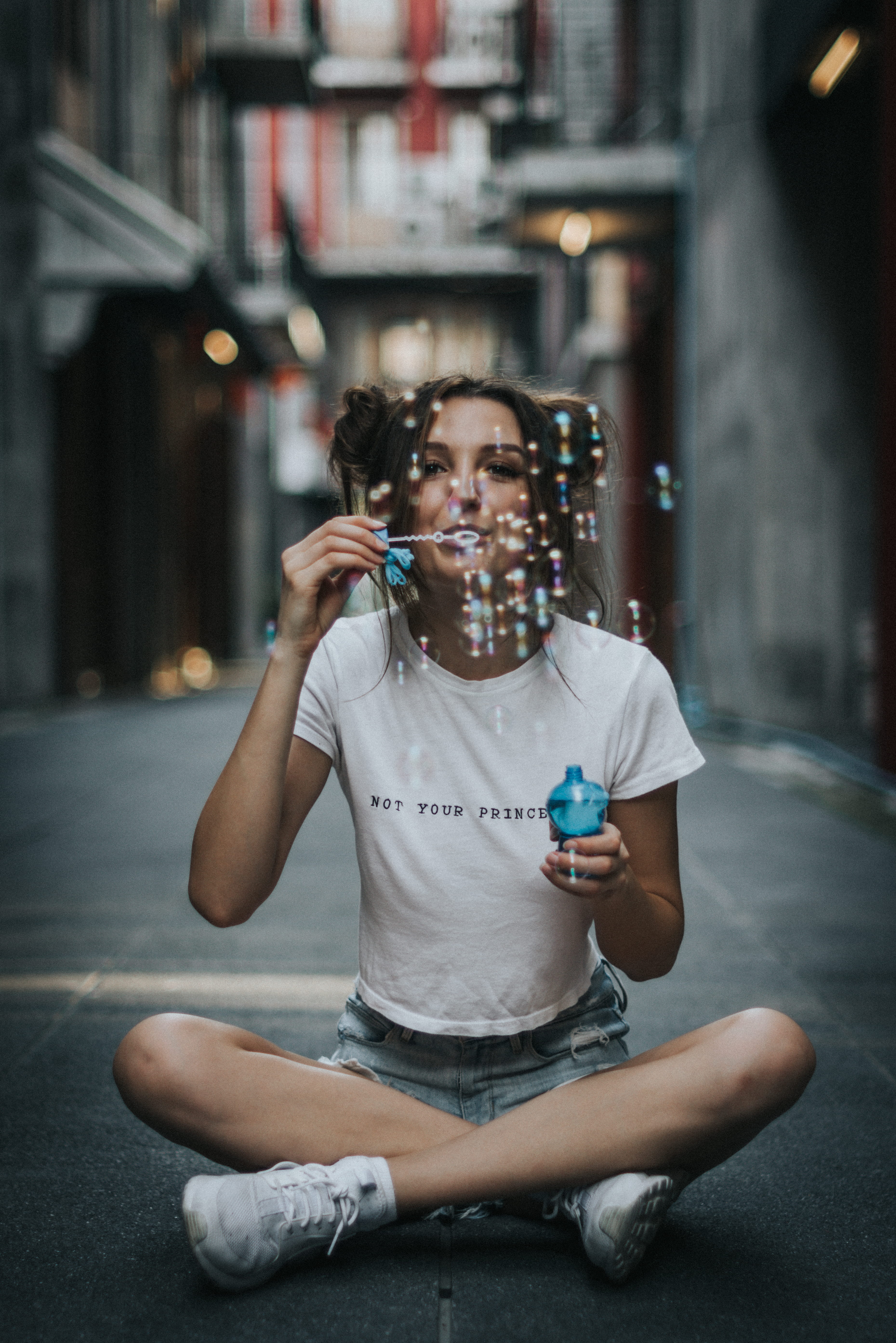 street, holding, leisure activity, not your princess, dslr, canon, caucasian, bubble, blowing, fullframe, lifestyles, cross-legged, computer, real people, Phone HD Wallpaper
