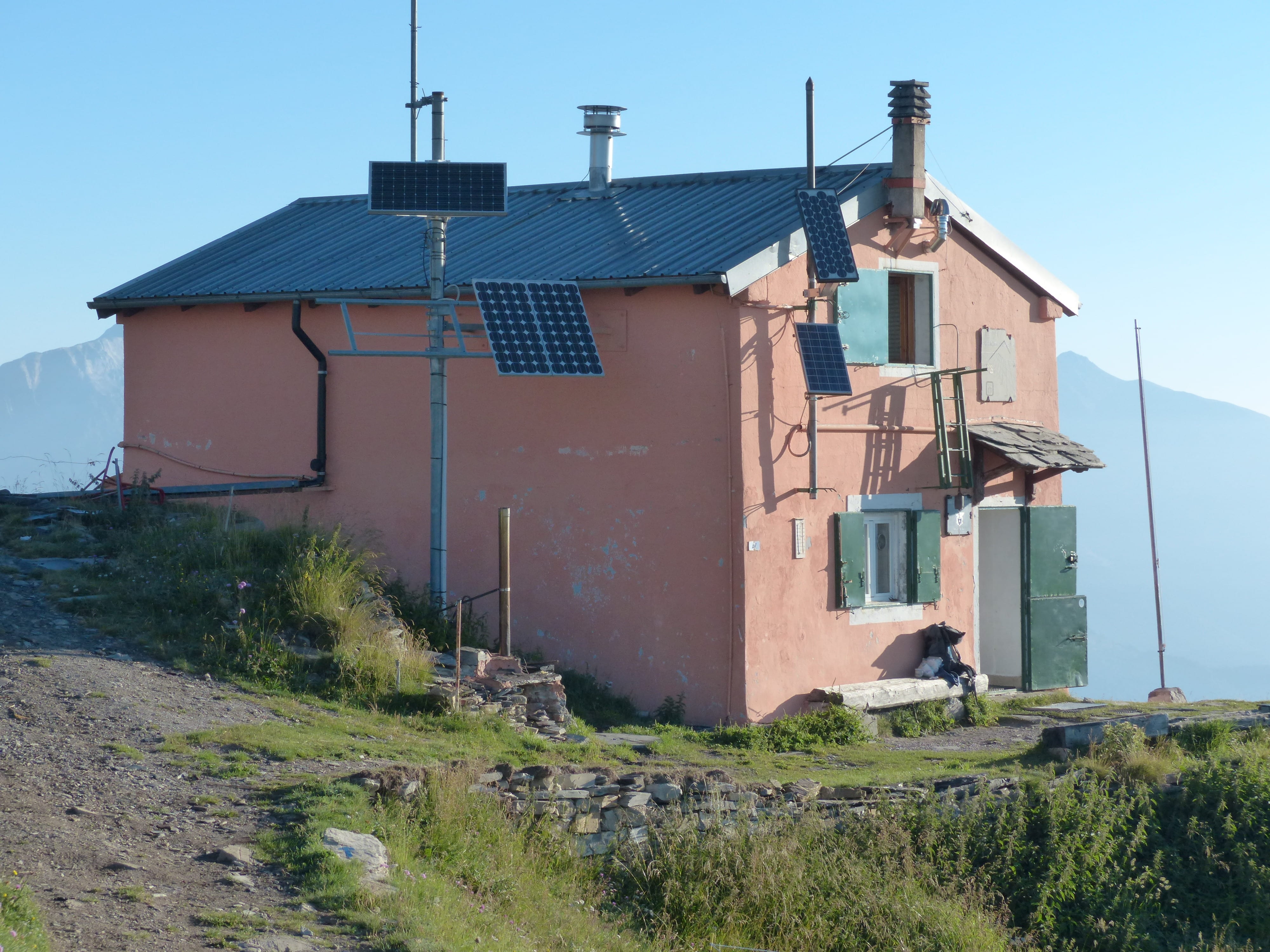 eat, roof, outdoors, 4K, bergtour, club alpino italiano, sleep, hut, building exterior, gta, stay, architecture, house, rest house, alpine club, cima della valletta, HD Wallpaper