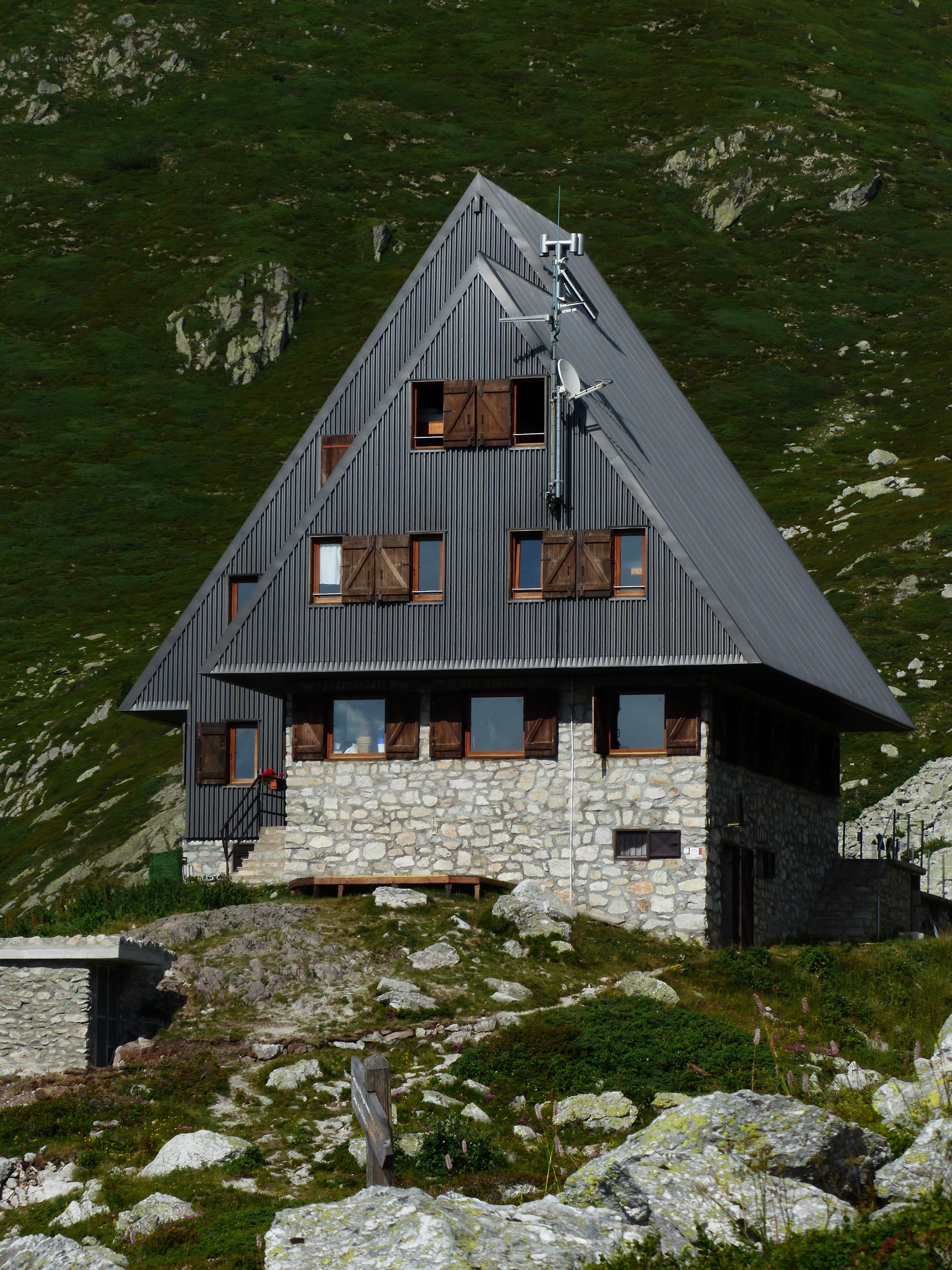 rock - object, rock, plant, accommodation, architecture, forest, Alpine Hut, hut, house, building exterior, motion, gta, no People, 4K, nature, hike, italy, Phone HD Wallpaper