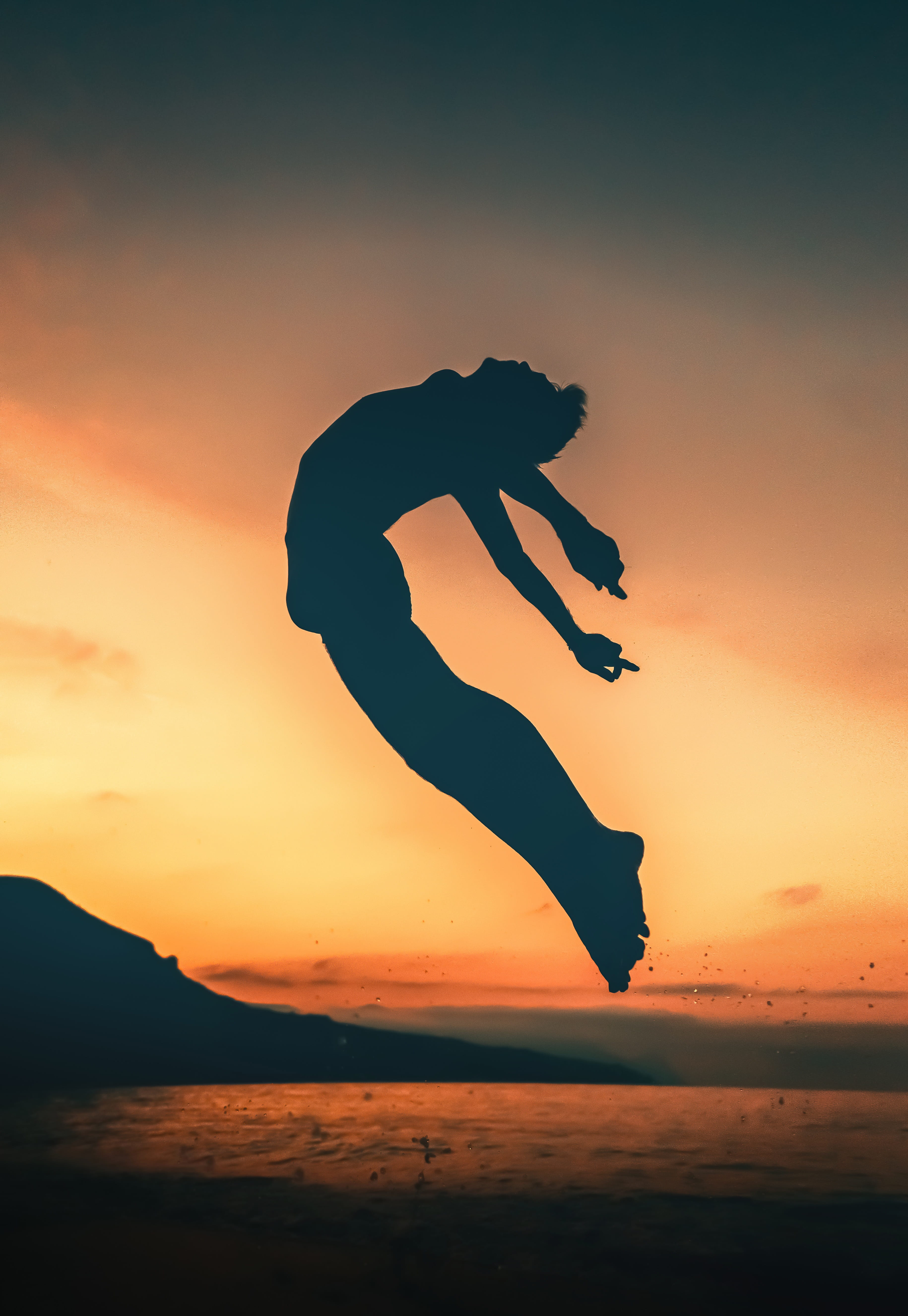 fly, guy, sunrise - Dawn, sunrise, coast, men, extreme Sports, nature, people, activity, dance, jogging, silhouette, water, abstract, shore, sea, ocean, Phone HD Wallpaper