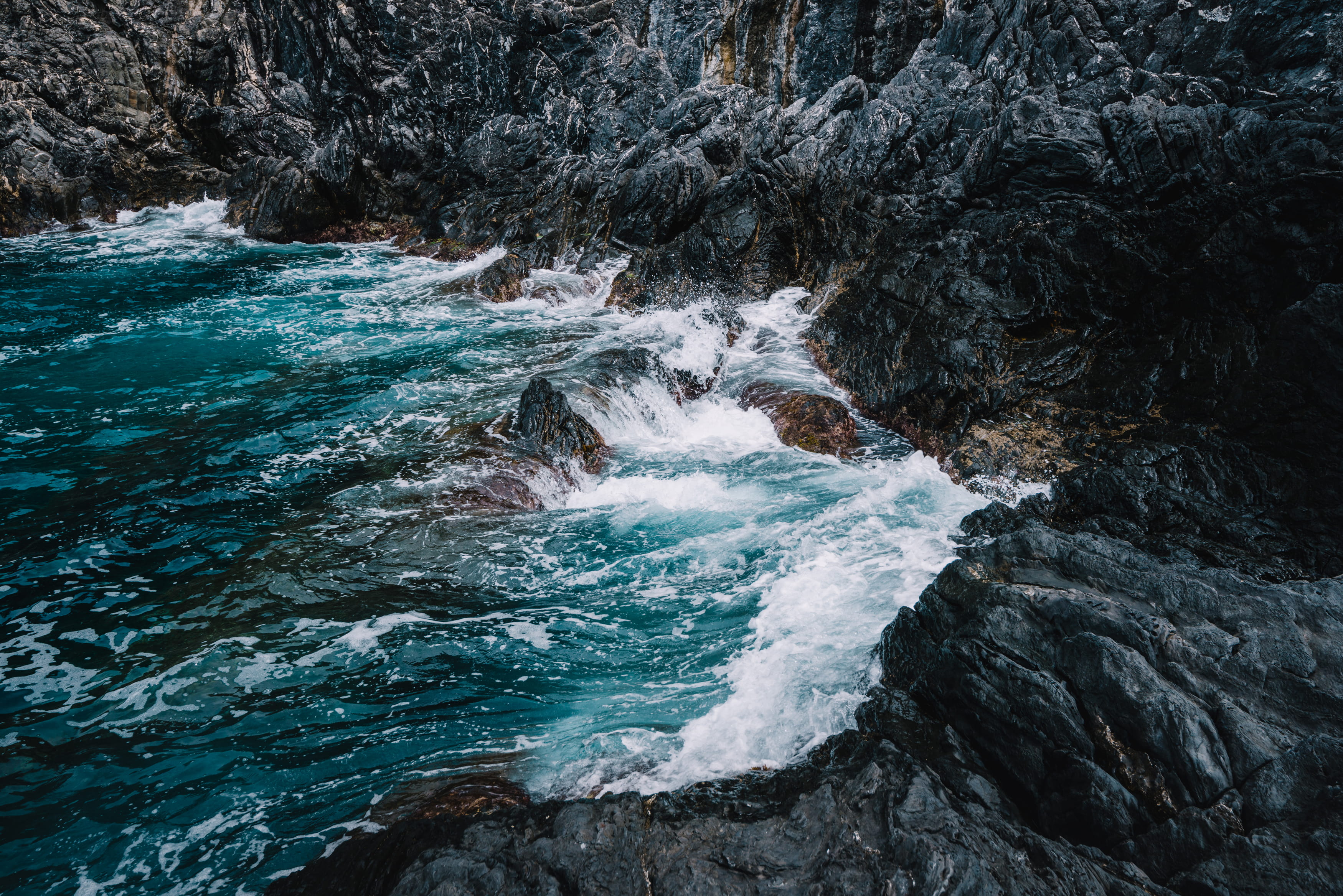 atmosphere, scenics - nature, ocean, travel, water, aquatic sport, 2K, rock - object, solid, day, flowing water, rock, sea, outdoors, nature, land, no people, HD Wallpaper