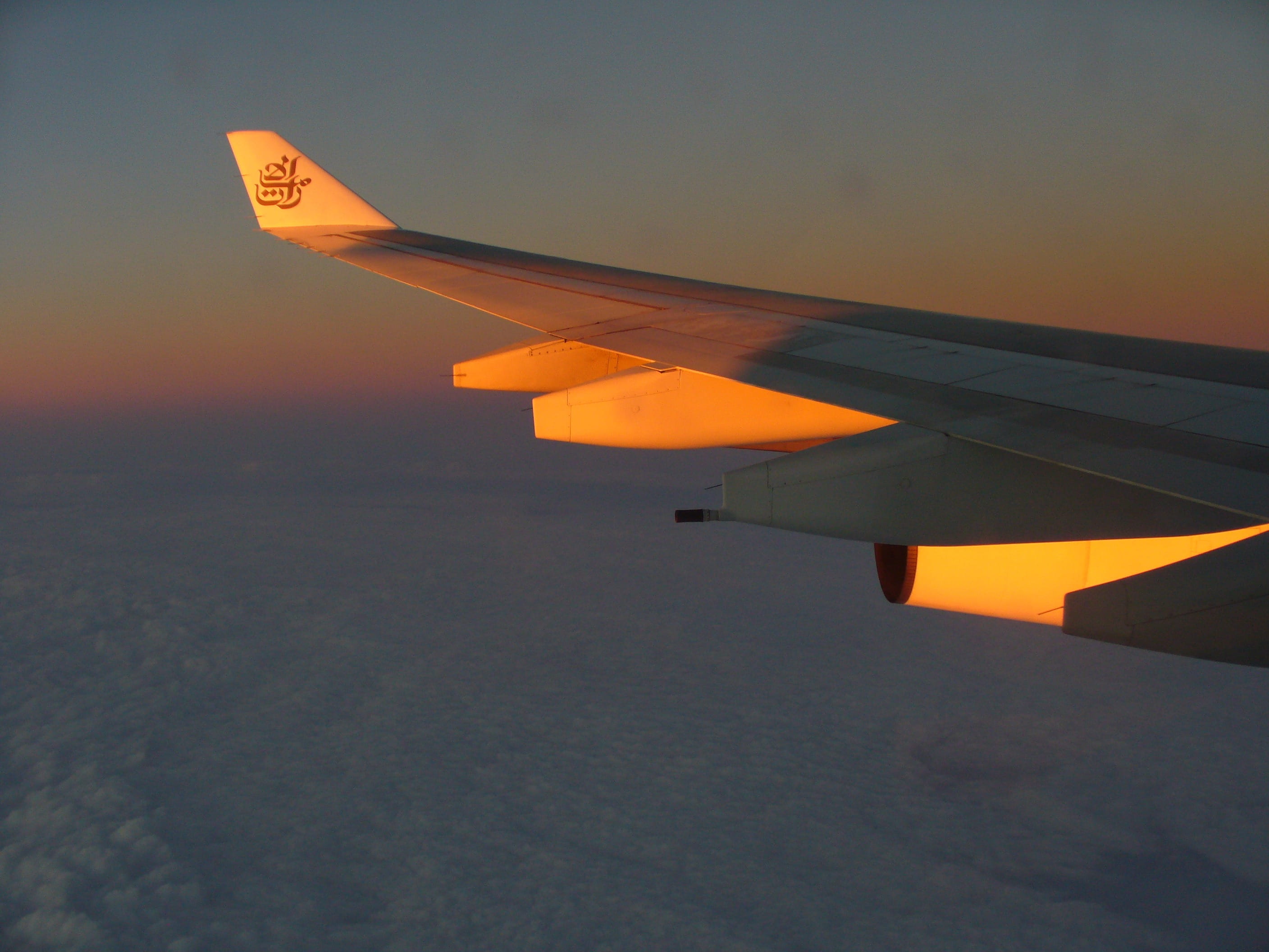 compagnie aeree, mid-air, airplane, 2K, outdoors, travel, on the move, flying, transportation, volo, beauty in nature, raggi di sole, motion, sunset, no people, HD Wallpaper