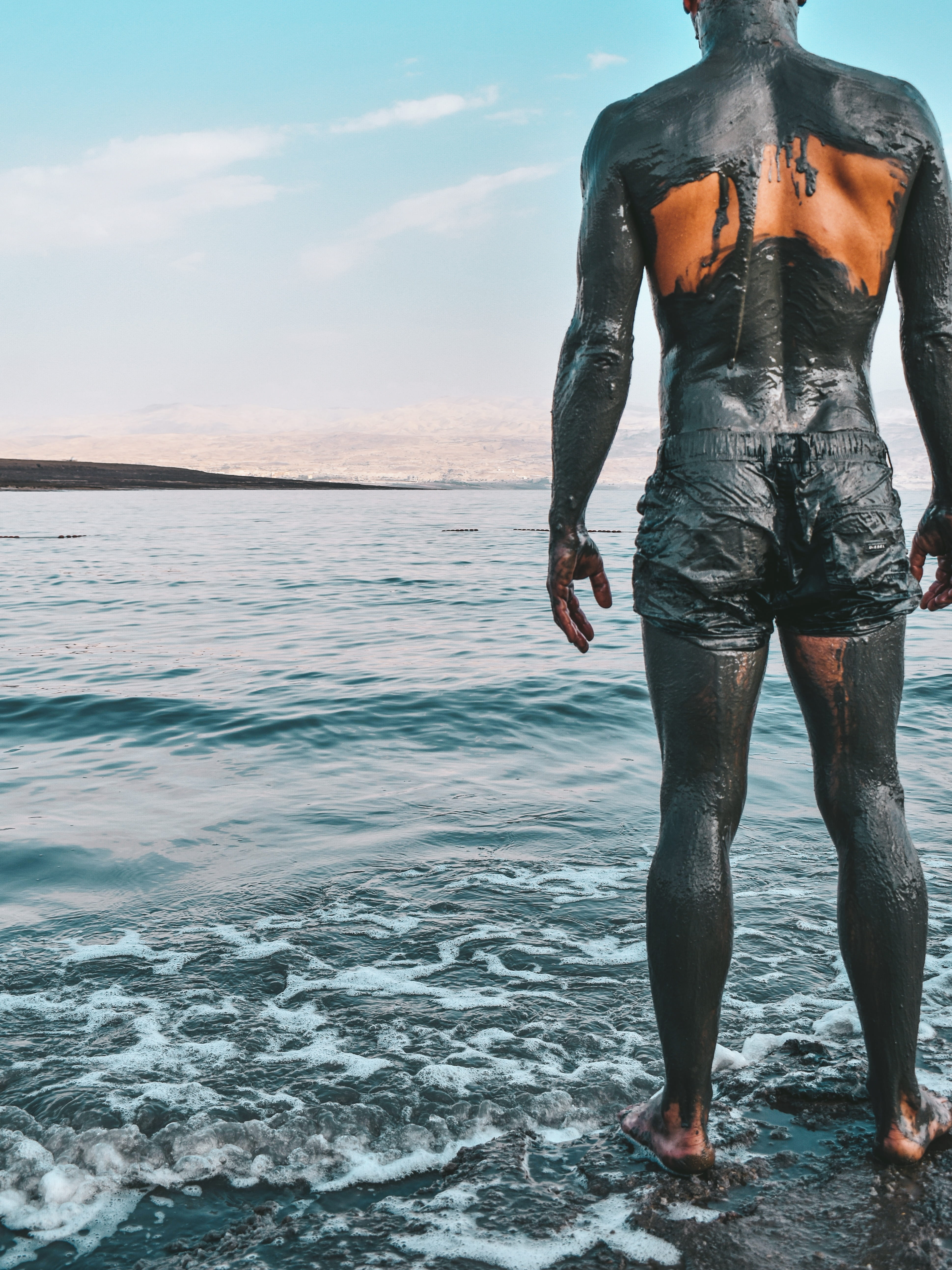 tranquil scene, nature, day, real people, 5K, beach, beauty in nature, one person, men, neve zohar, dead sea, shorts, sea, israel, horizon over water, Phone HD Wallpaper