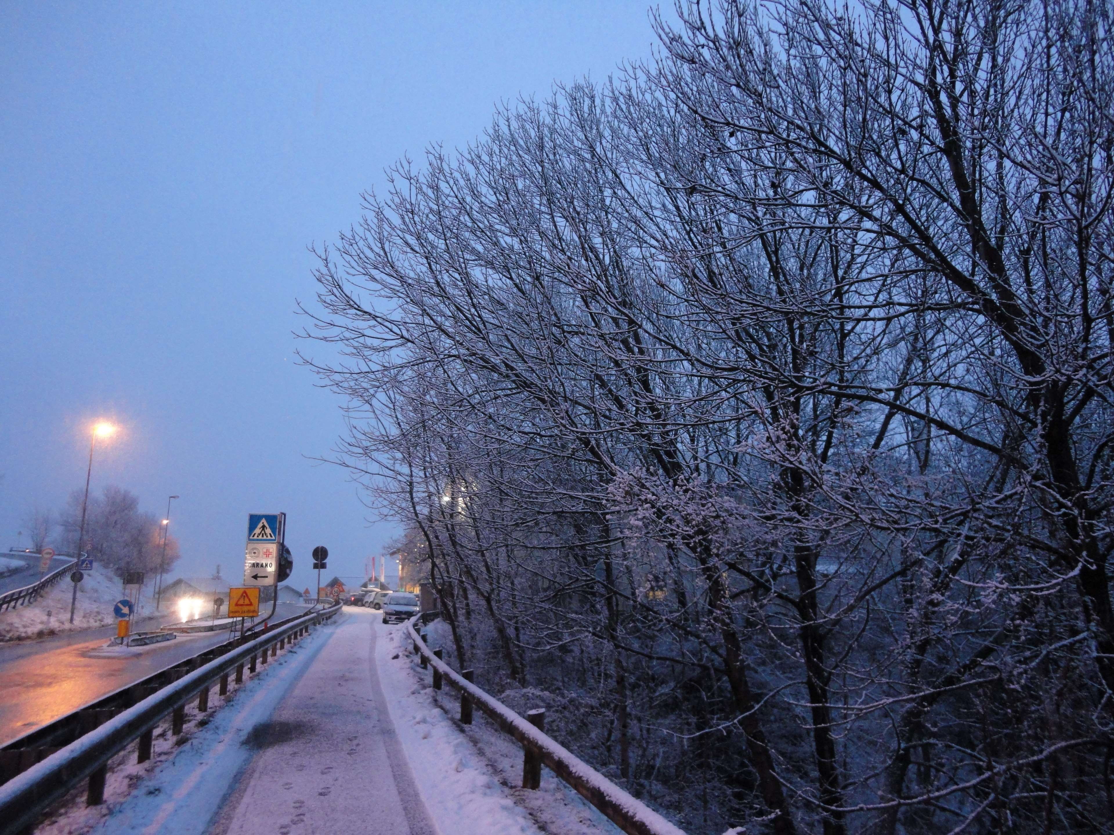 architecture, extreme weather, winter, dusk, cold temperature, nature, mode of transportation, 4K, the way forward, tree, snowing, snow, lighting equipment, HD Wallpaper