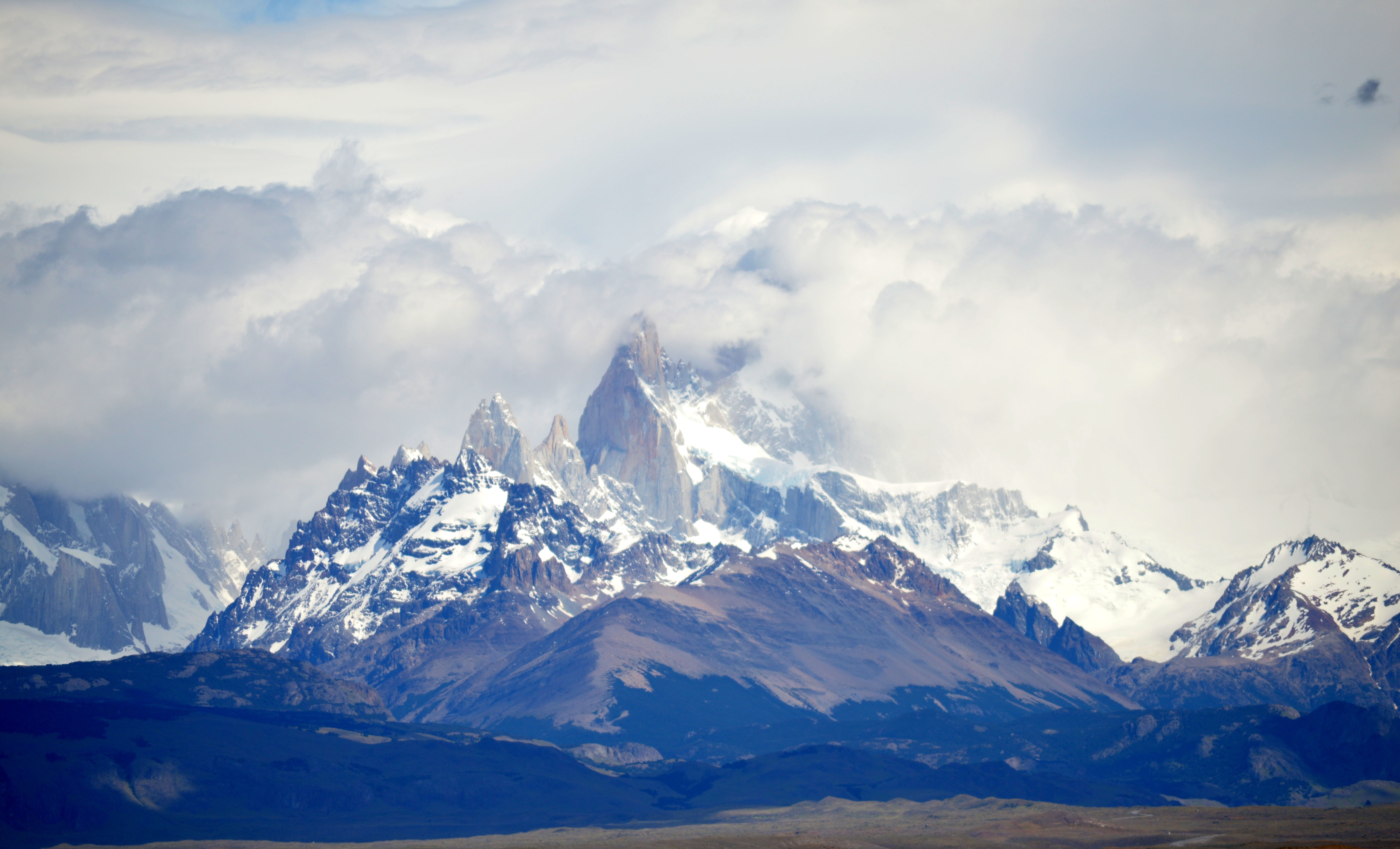 mountain range, snowcapped mountain, cold temperature, no people, mountain peak, scenics - nature, landscape, travel, sky, cloud - sky, land, urban skyline, HD Wallpaper