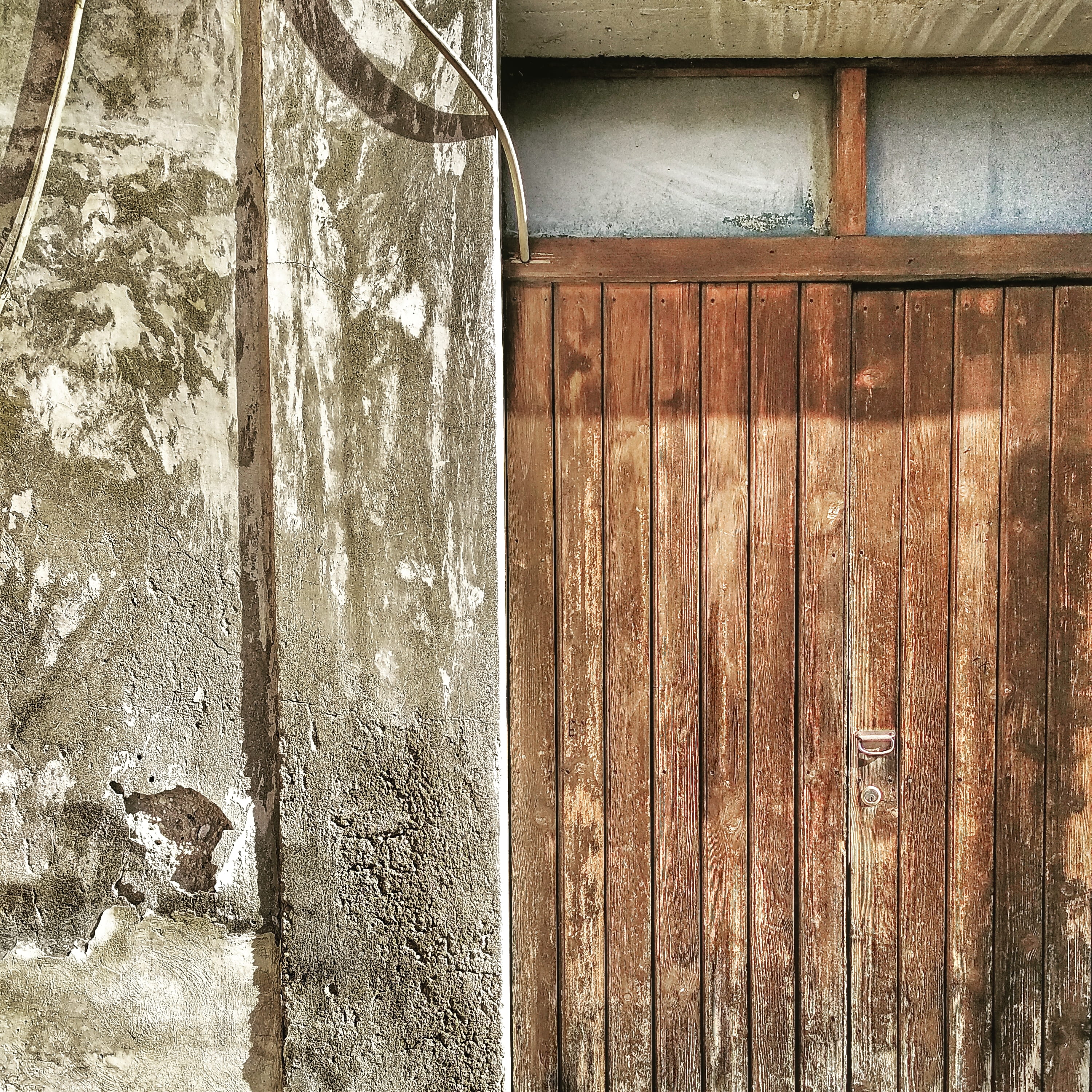 window, apparel, pattern, gown, door, architecture, avezzano, 2K, wood - material, day, full frame, curtain, brown, porta, deterioration, sliding door, Phone HD Wallpaper
