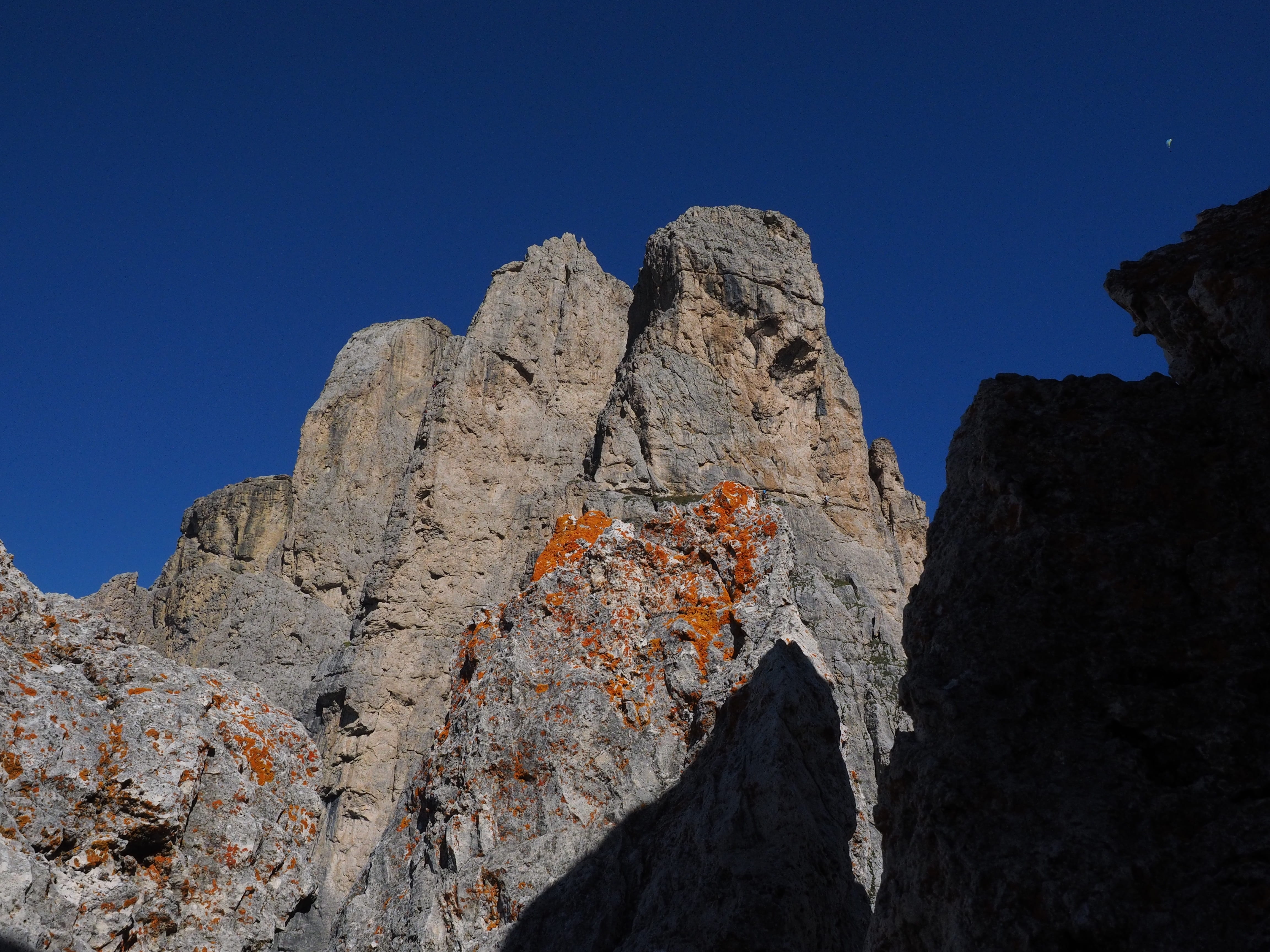 mountain peak, rock - object, non-urban scene, laubflechte, outdoors, rock formation, rocky towers, xanthoria elegans, stone, petite yellow lichen, nature, HD Wallpaper