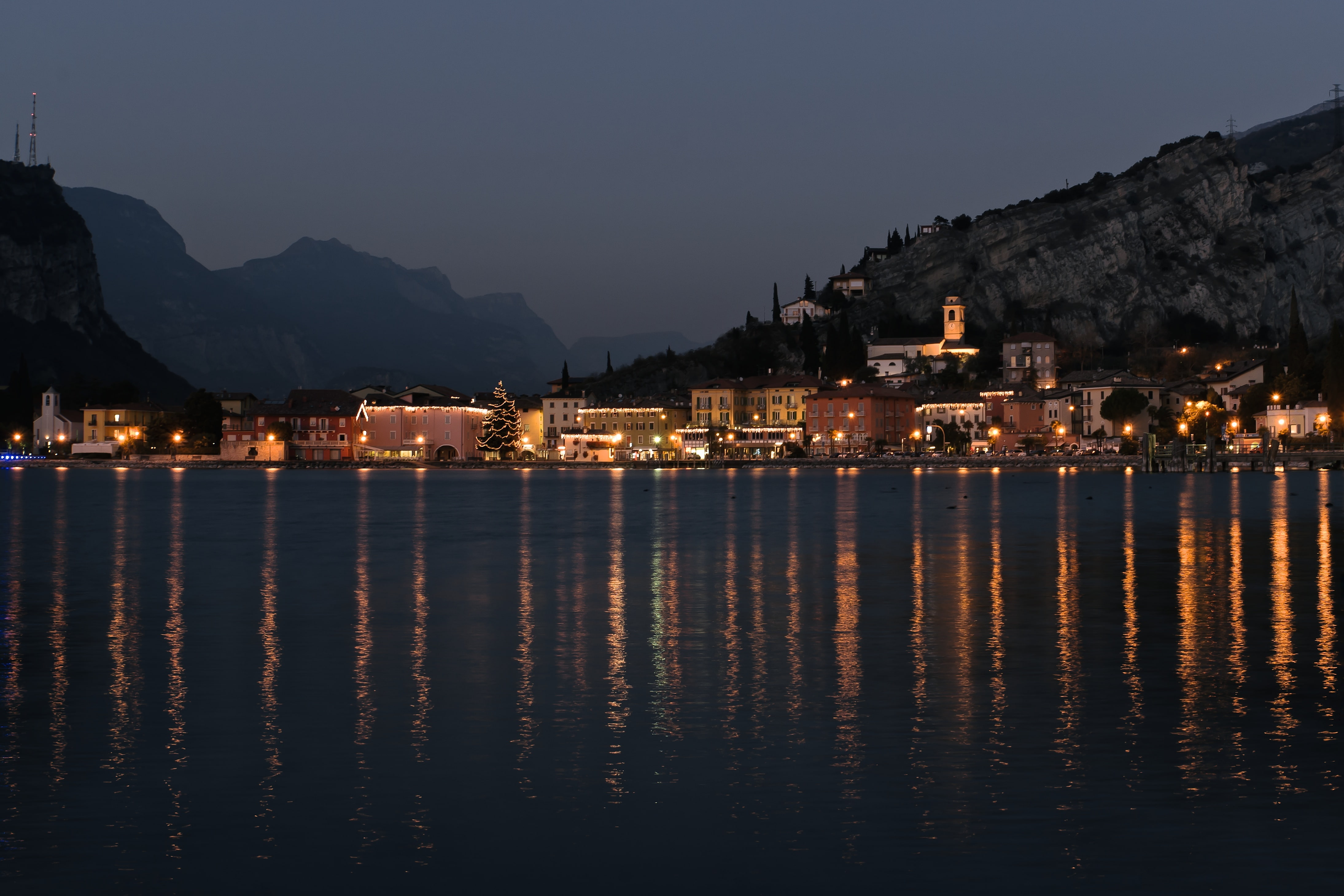4K, Torbole, mountains, night, Garda Lake, lake, Italy, fog. Chirstmas, chapel, HD Wallpaper