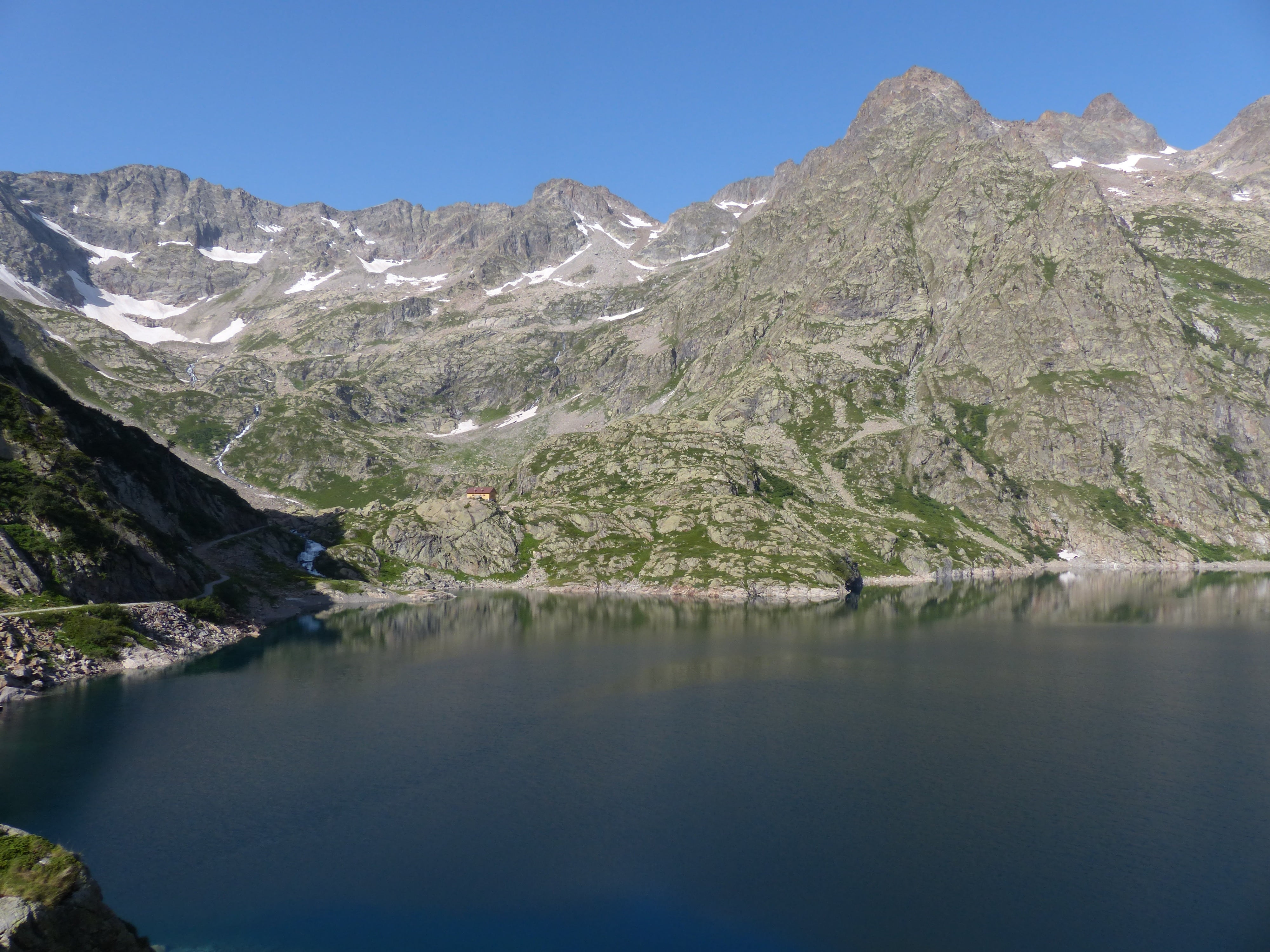 non-urban scene, idyllic, eroded, nature, clear, environment, il construction, beauty in nature, mountain range, formation, lake, reflection, mountain, HD Wallpaper