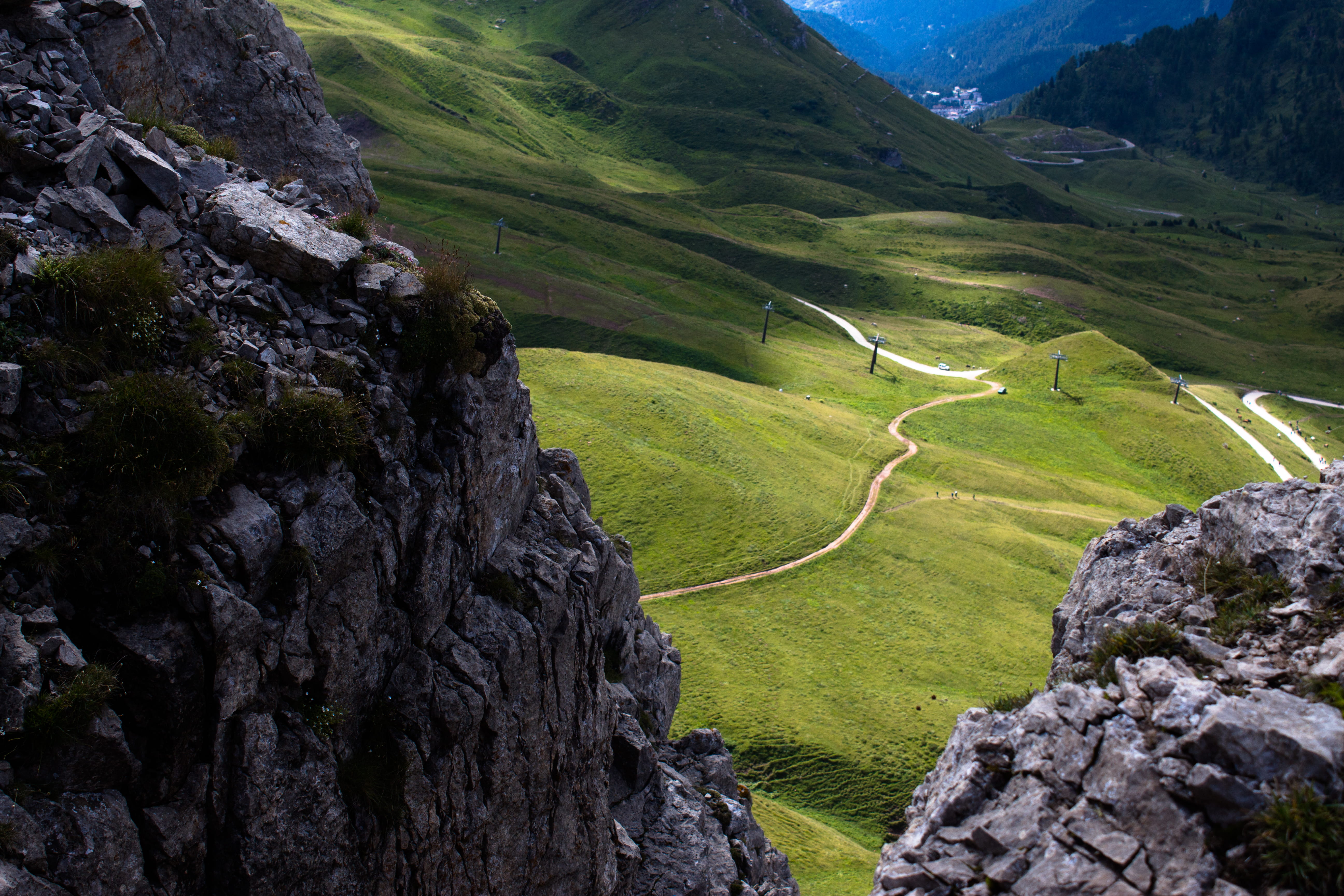 road, tranquil scene, rock, green color, scenics - nature, italia, 5K, solid, beauty in nature, rocks, rock - object, plant, mountain range, no people, HD Wallpaper