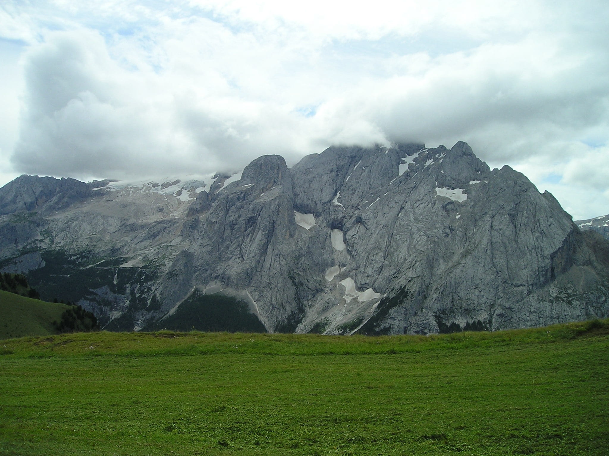 tranquil scene, tranquility, dolomites, cloudiness, beauty in nature, sky, cloud - sky, environment, rock - object, mountain, mountains, 1080P, green color, HD Wallpaper