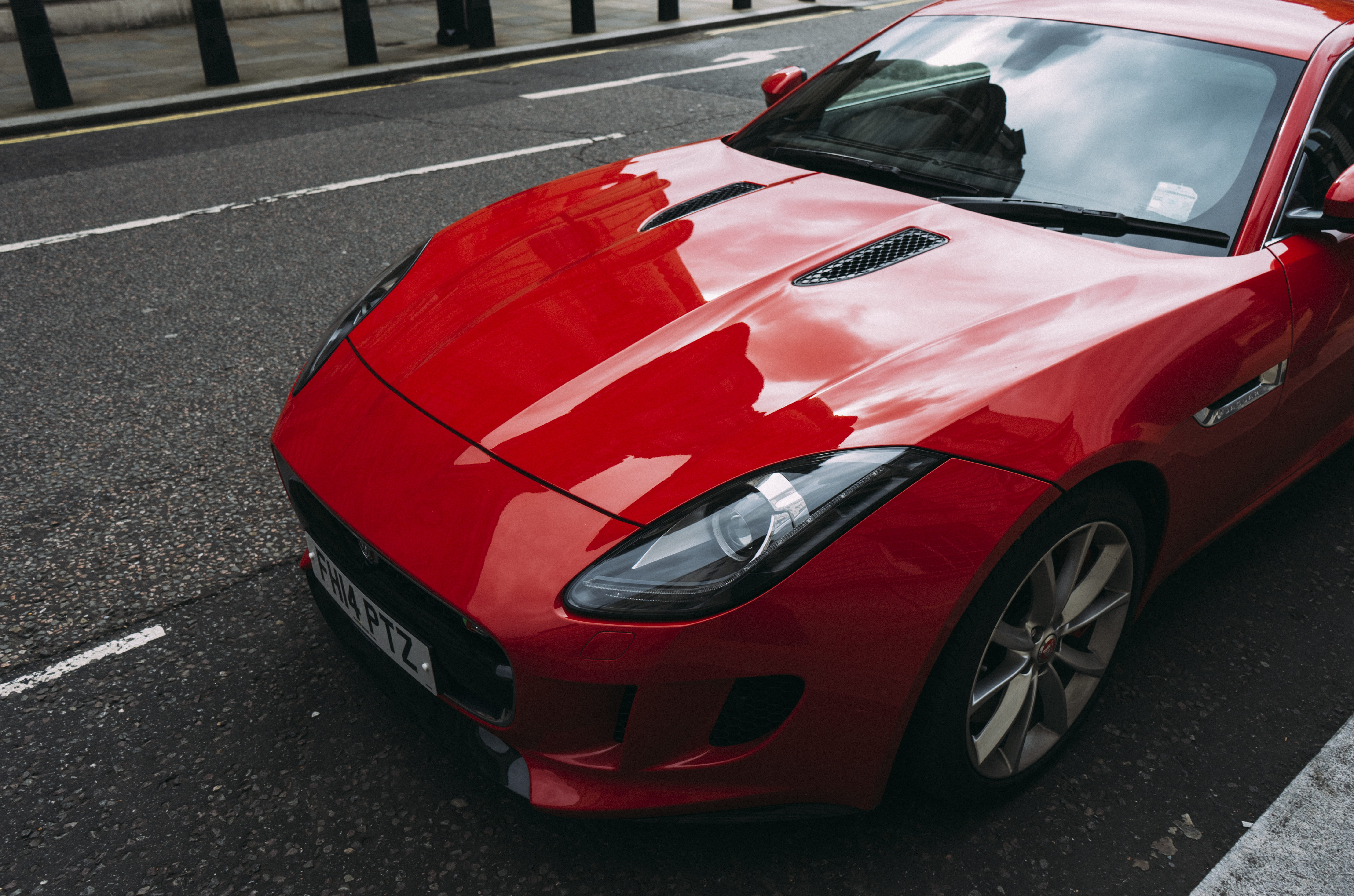 parking, parking lot, mode of transportation, outdoors, cool, english, car, united kingdom, stationary, glass - material, jag, 5K, london, jaguar, day, HD Wallpaper
