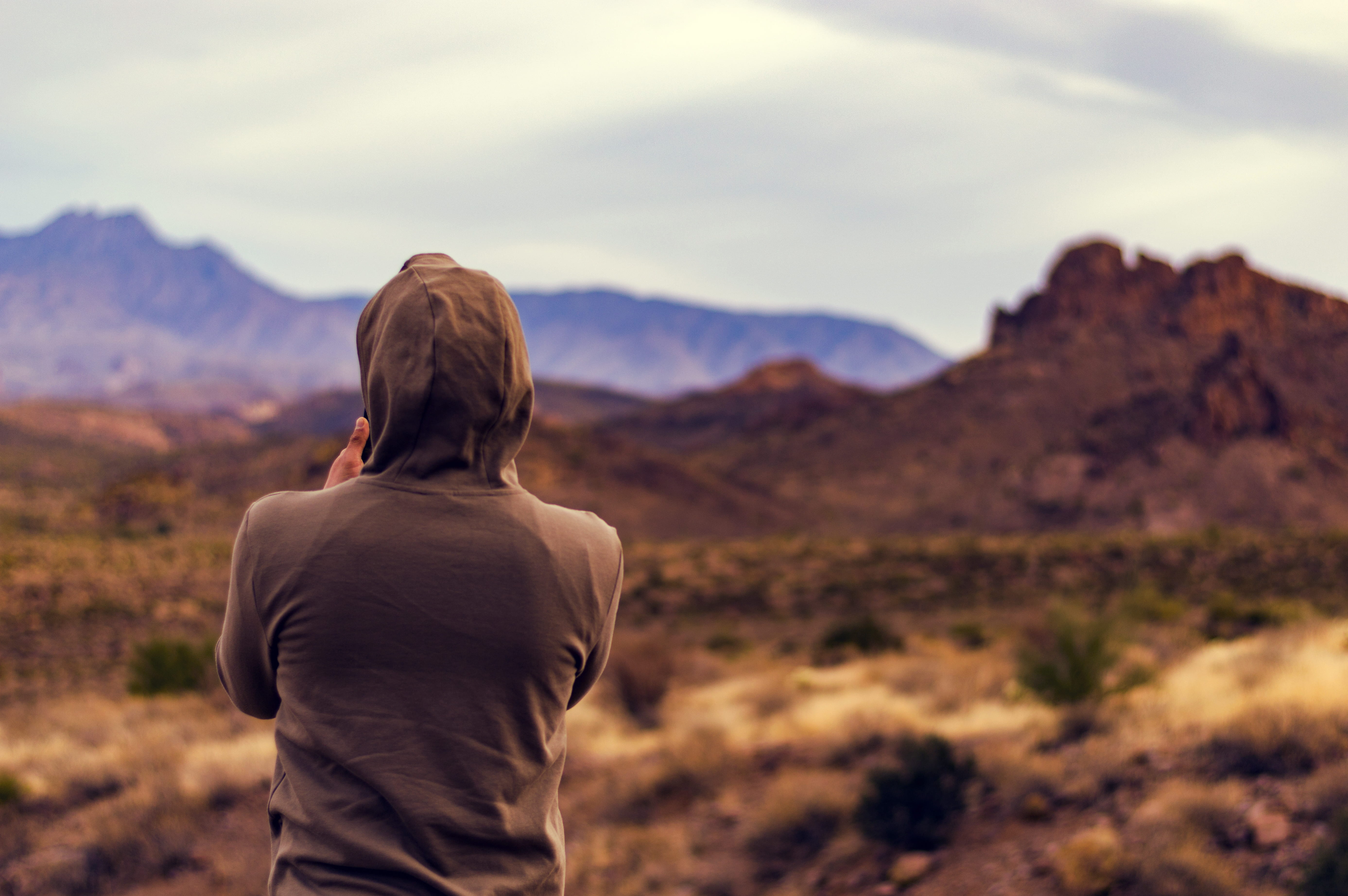 environment, looking at view, outdoors, leisure activity, mountain, lifestyles, non-urban scene, focus on foreground, scenics - nature, hairstyle, casual clothing, HD Wallpaper
