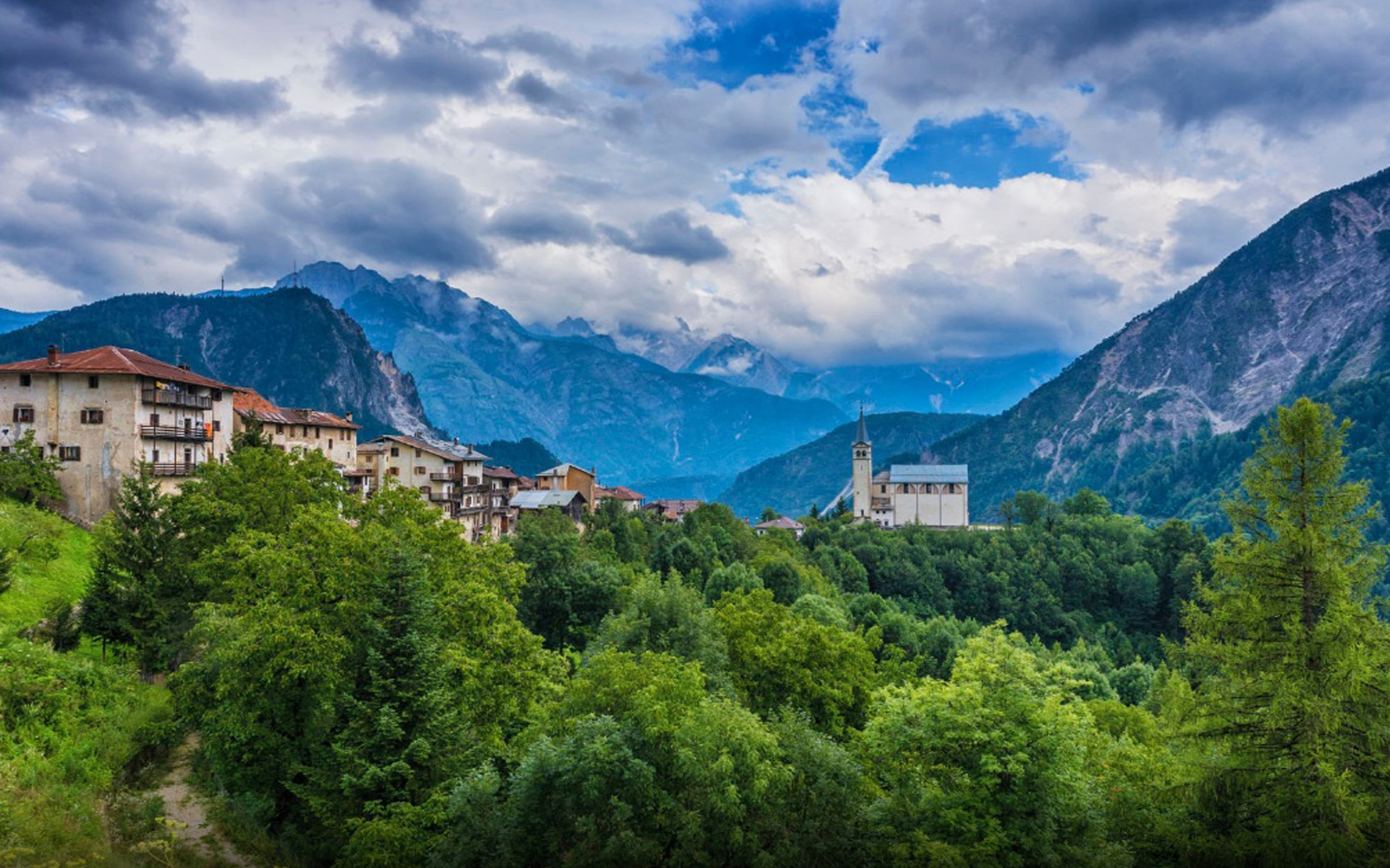 city, mountain, green color, day, sky, cadore, built structure, village, di, land, scenics - nature, growth, 2K, widescreen, valle, small, outdoors, architecture, HD Wallpaper