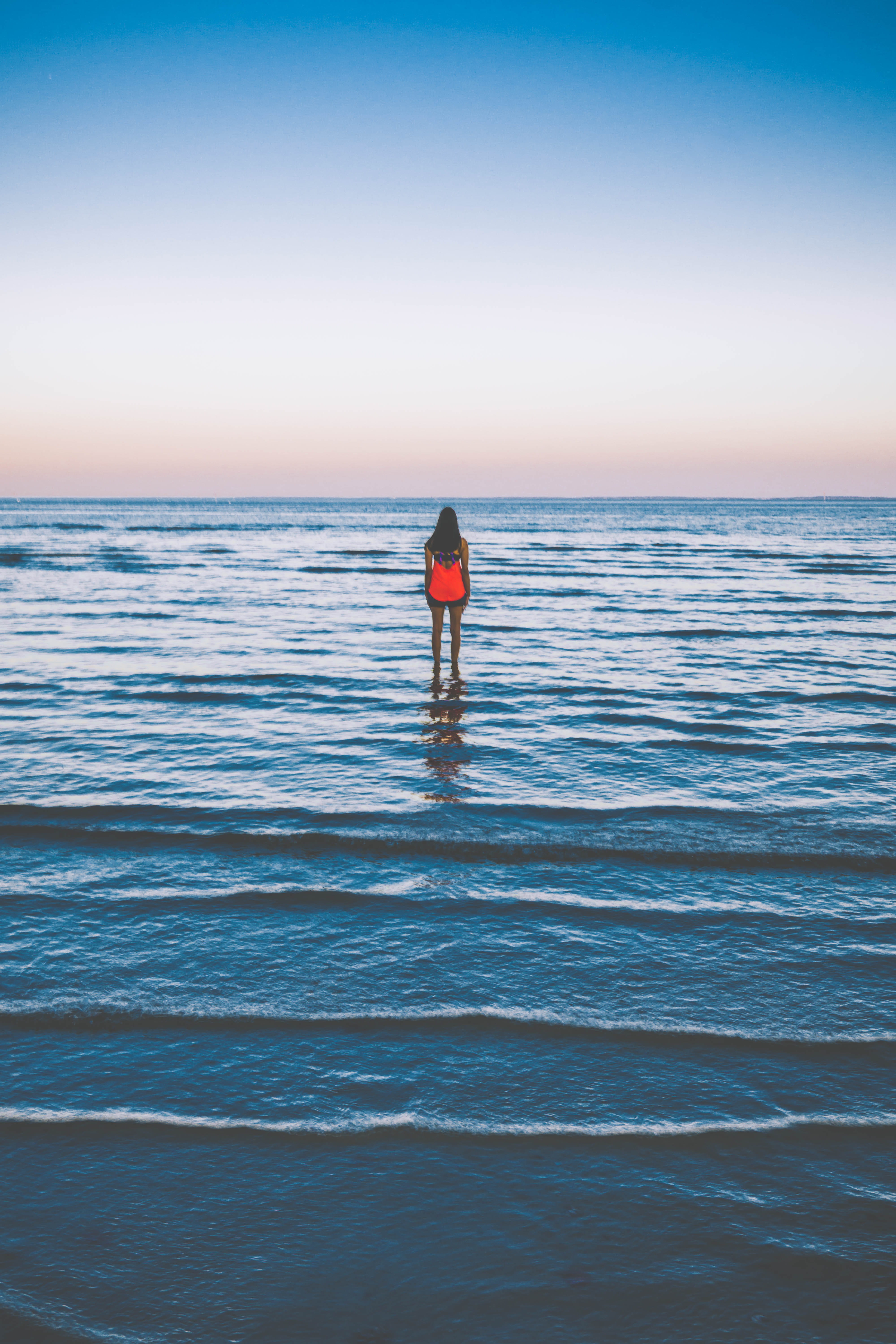 scenics - nature, thesound, lifestyles, leisure activity, 5K, meditation, dusk, standing, beautiful, horizon, sundown, peaceful, trip, outdoors, one person, Phone HD Wallpaper
