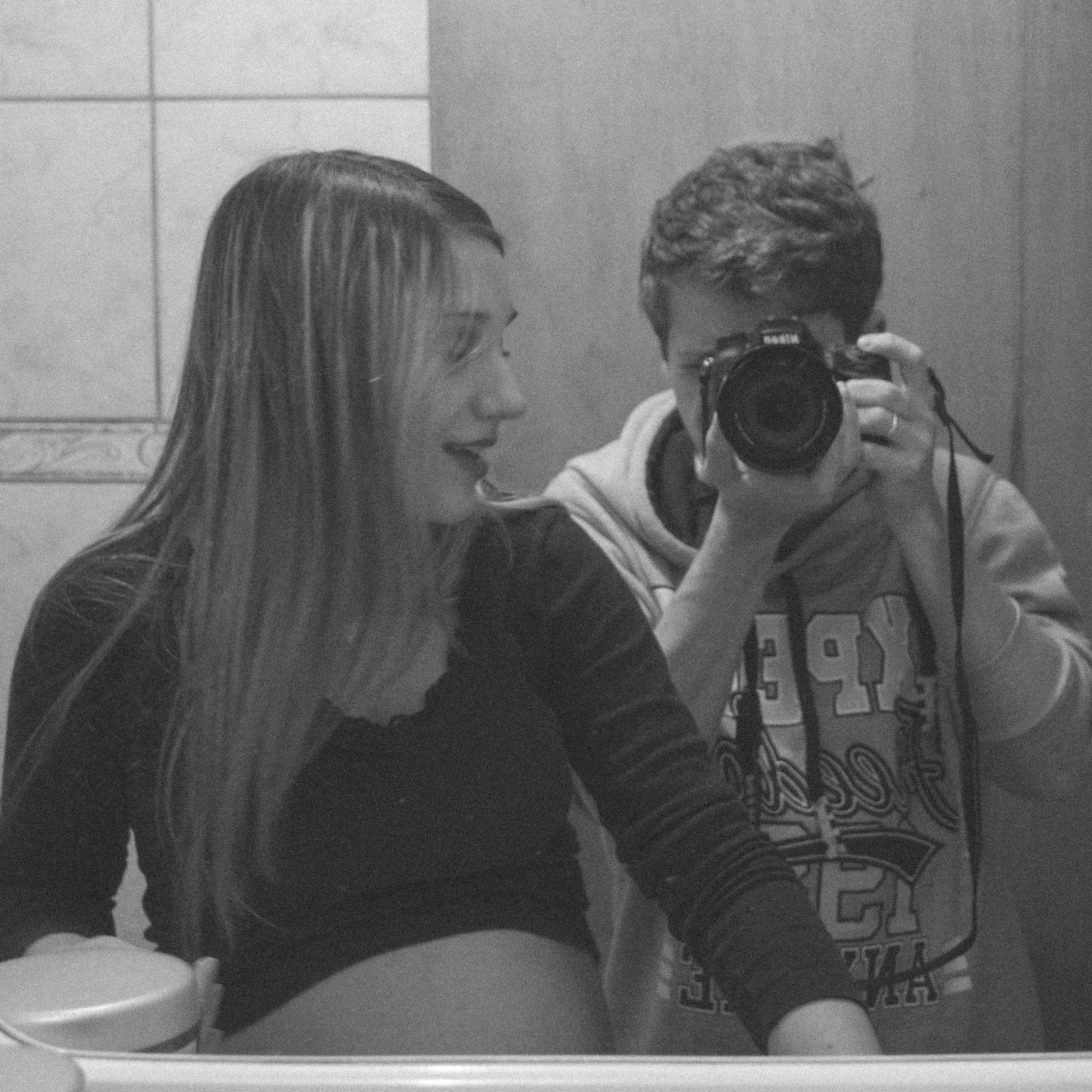 reflection, city, canoas, photographing, mirror selfie, real people, girl, holding, women, lifestyles, indoors, technology, home interior, activity, people, Phone HD Wallpaper