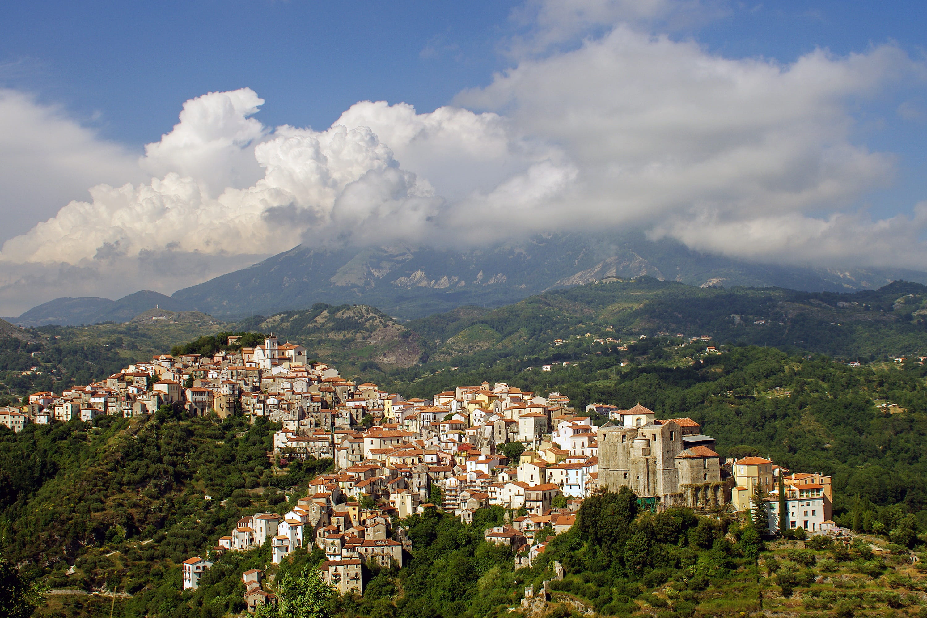 building exterior, country, no people, borgo, built structure, residential district, outdoors, building, sky, roofs, Basilicata, town, Rivello, nature, HD Wallpaper