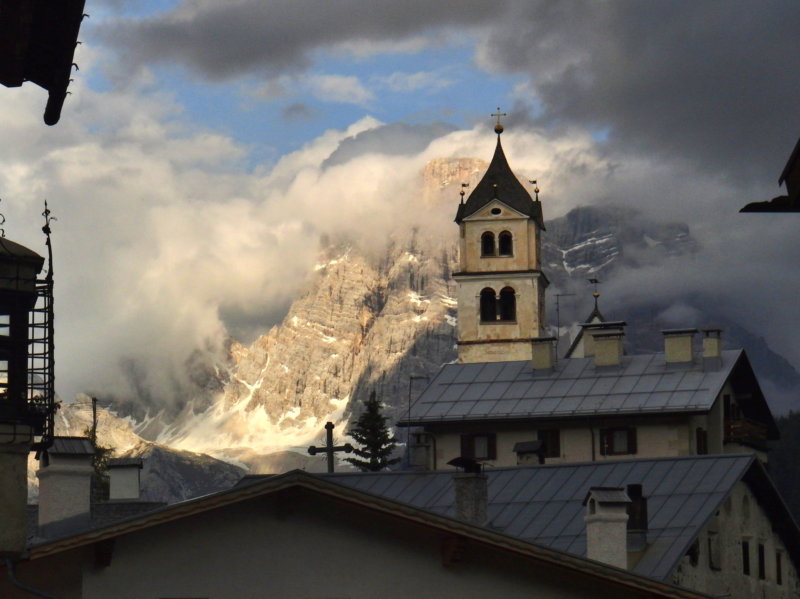 built structure, religion, italy, scenic, spirituality, south tyrol, tower, 2K, building exterior, place of worship, sky, building, cloud - sky, clouds, HD Wallpaper