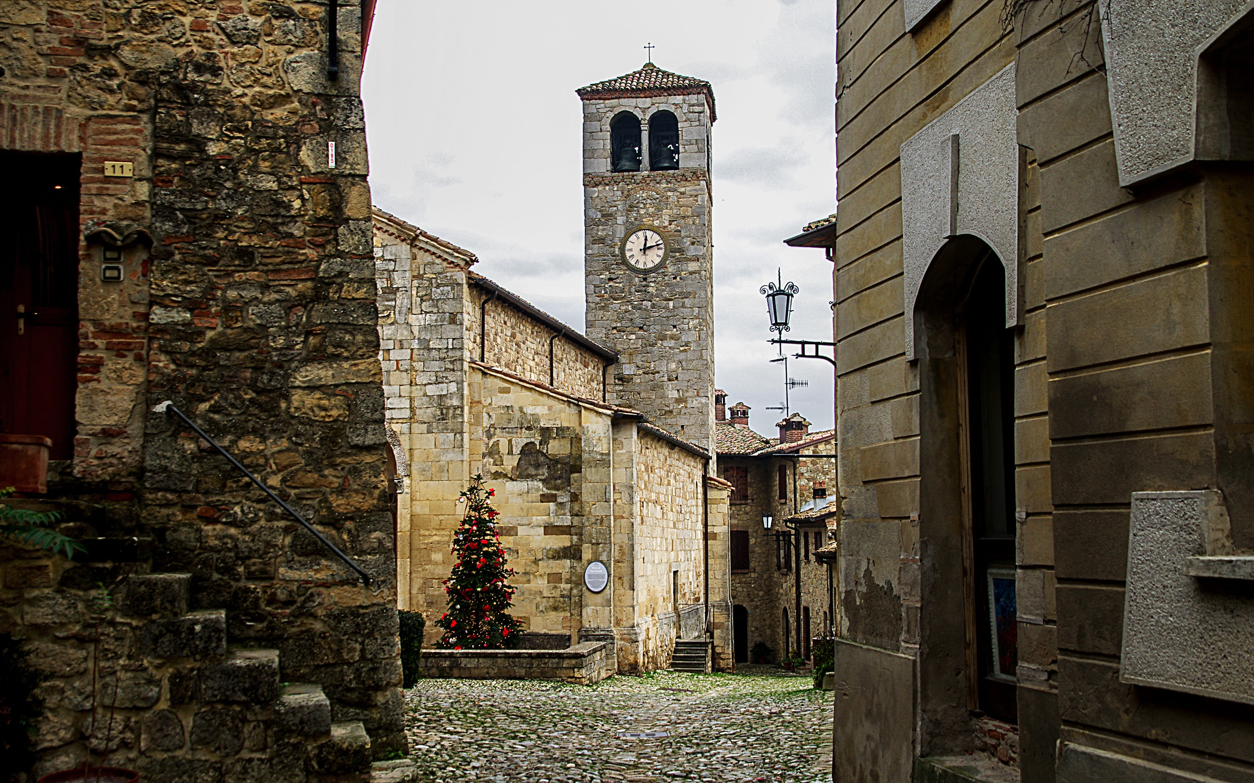 the walled city, day, campanile, religion, 4K, stone wall, arch, colli piacentini, church, romanesque style, history, building exterior, architecture, HD Wallpaper