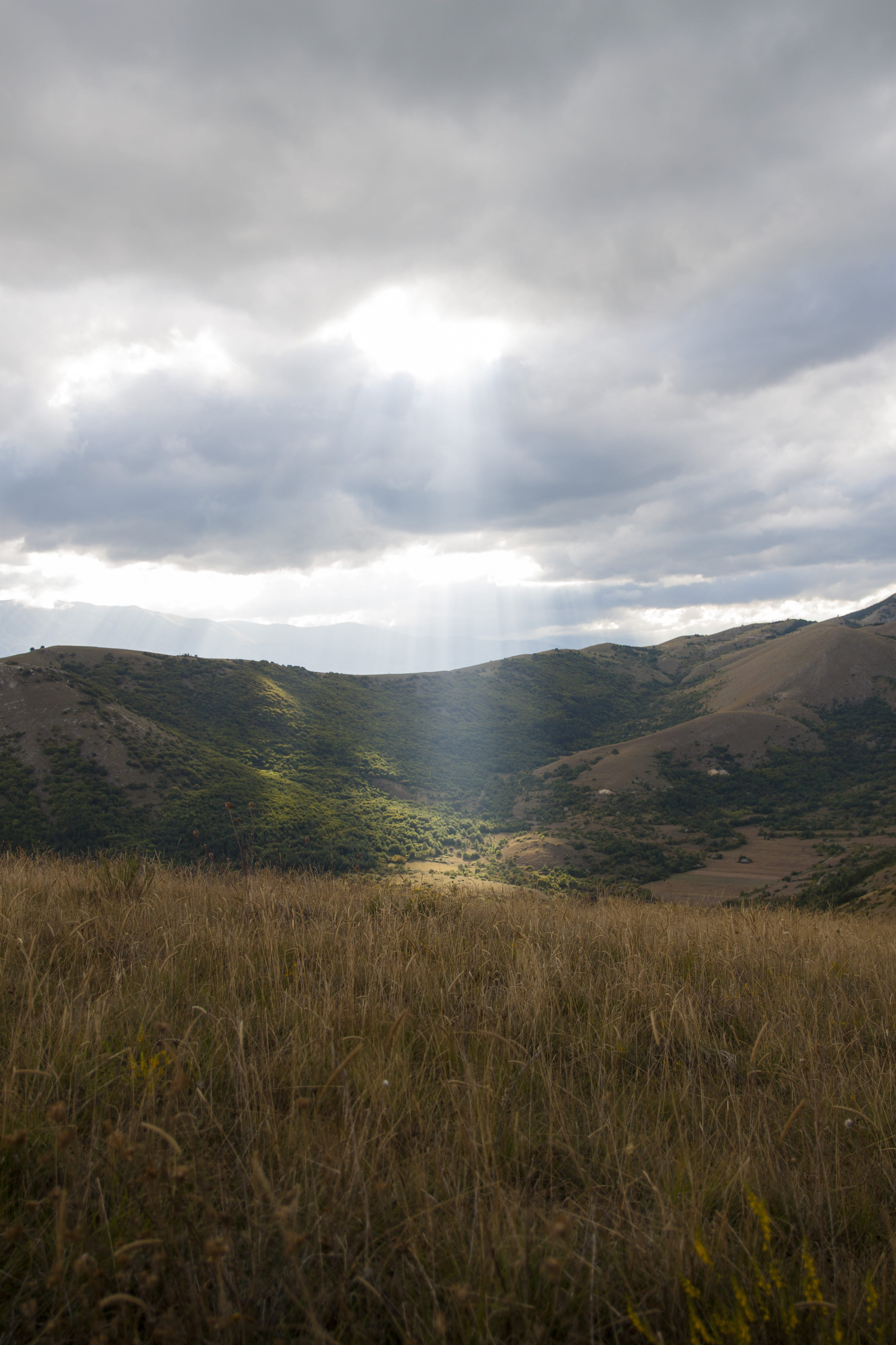 no people, plant, environment, cloud - sky, cluds, abruzzo, beauty in nature, 2018, day, nature, sunshine, idyllic, sun, rain, sky, september, tranquil scene, Phone HD Wallpaper