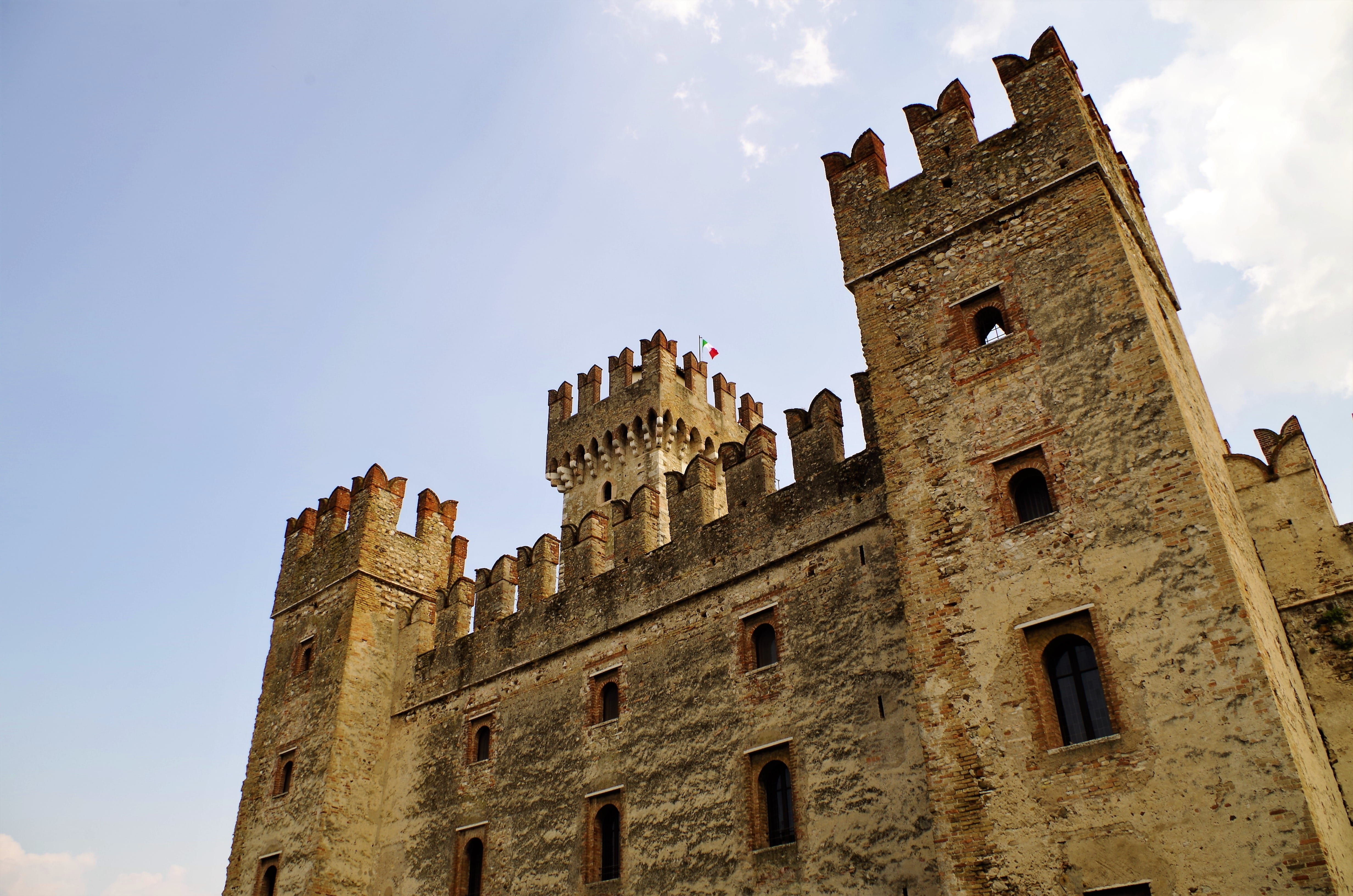 sirmione, 4K, travel, middle ages, fort, building exterior, the past, built structure, ancient, no people, architecture, ancient civilization, low angle view, HD Wallpaper