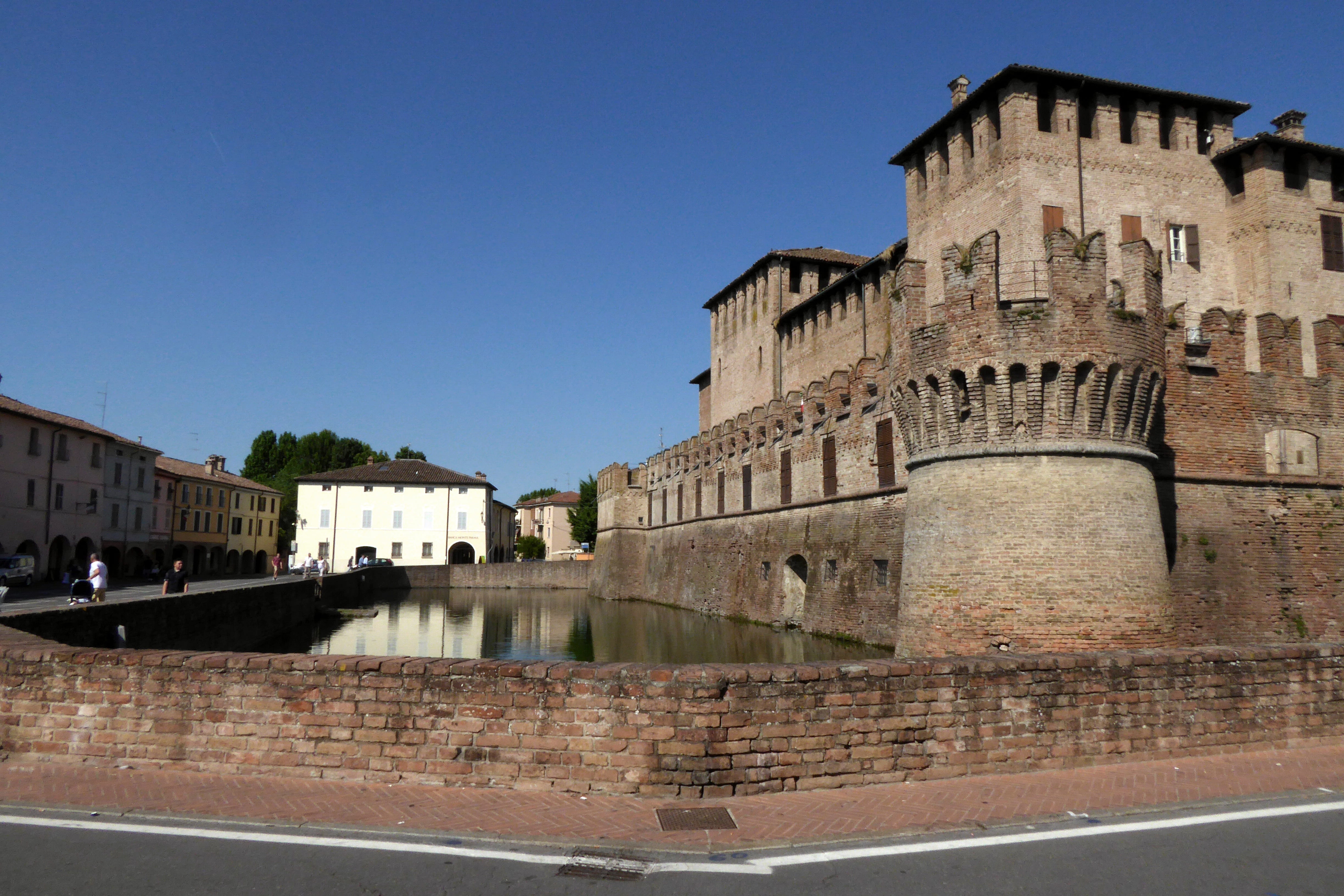 fortified wall, fontanellato, outdoors, 4K, building exterior, building, the past, sky, day, canal, clear sky, city, castle, fort, travel destinations, HD Wallpaper