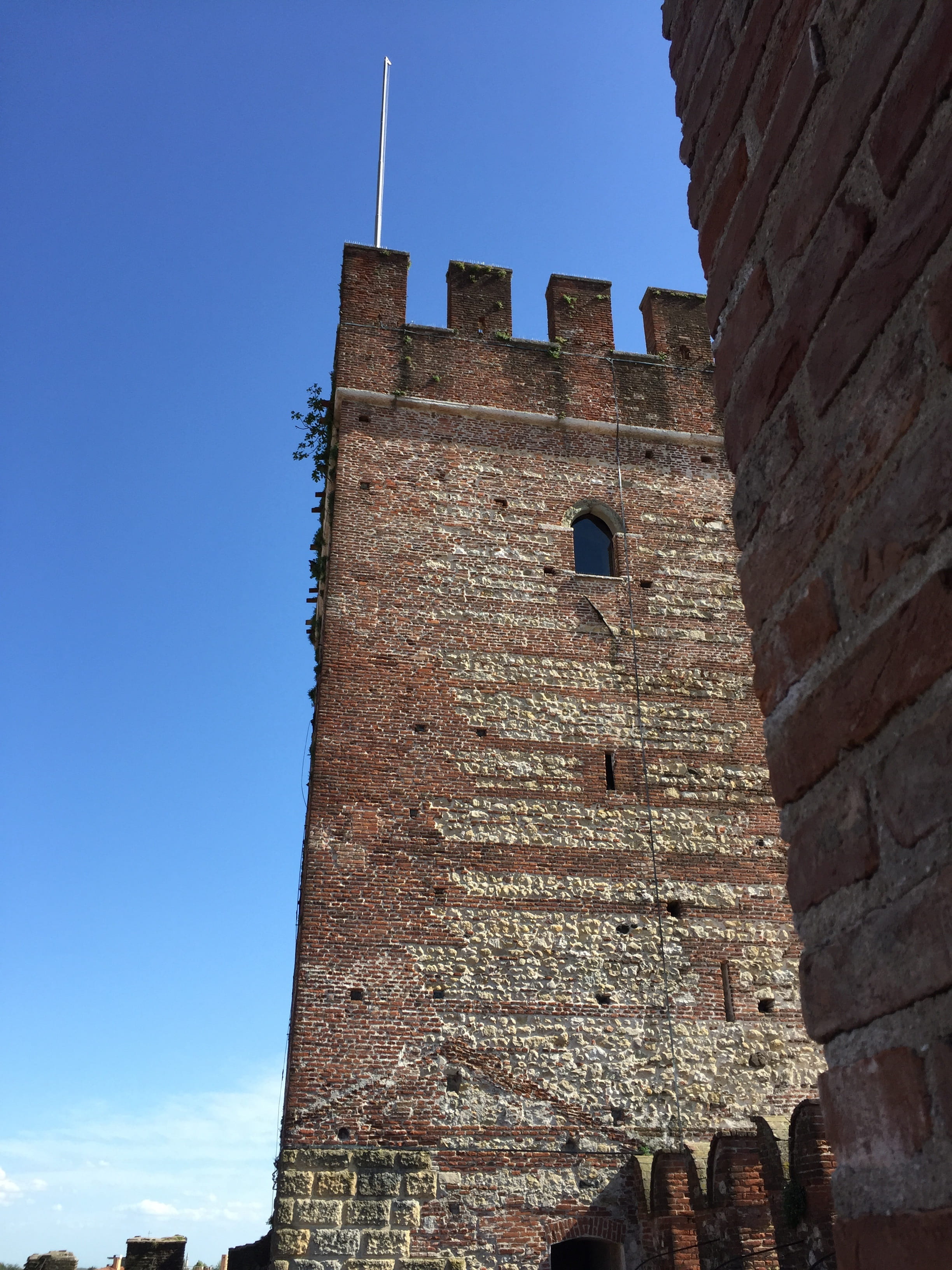 tower, history, castle, walls, travel destinations, nature, low angle view, ruined, medieval tower, ancient, 2K, wall, stone wall, clear sky, building, Phone HD Wallpaper