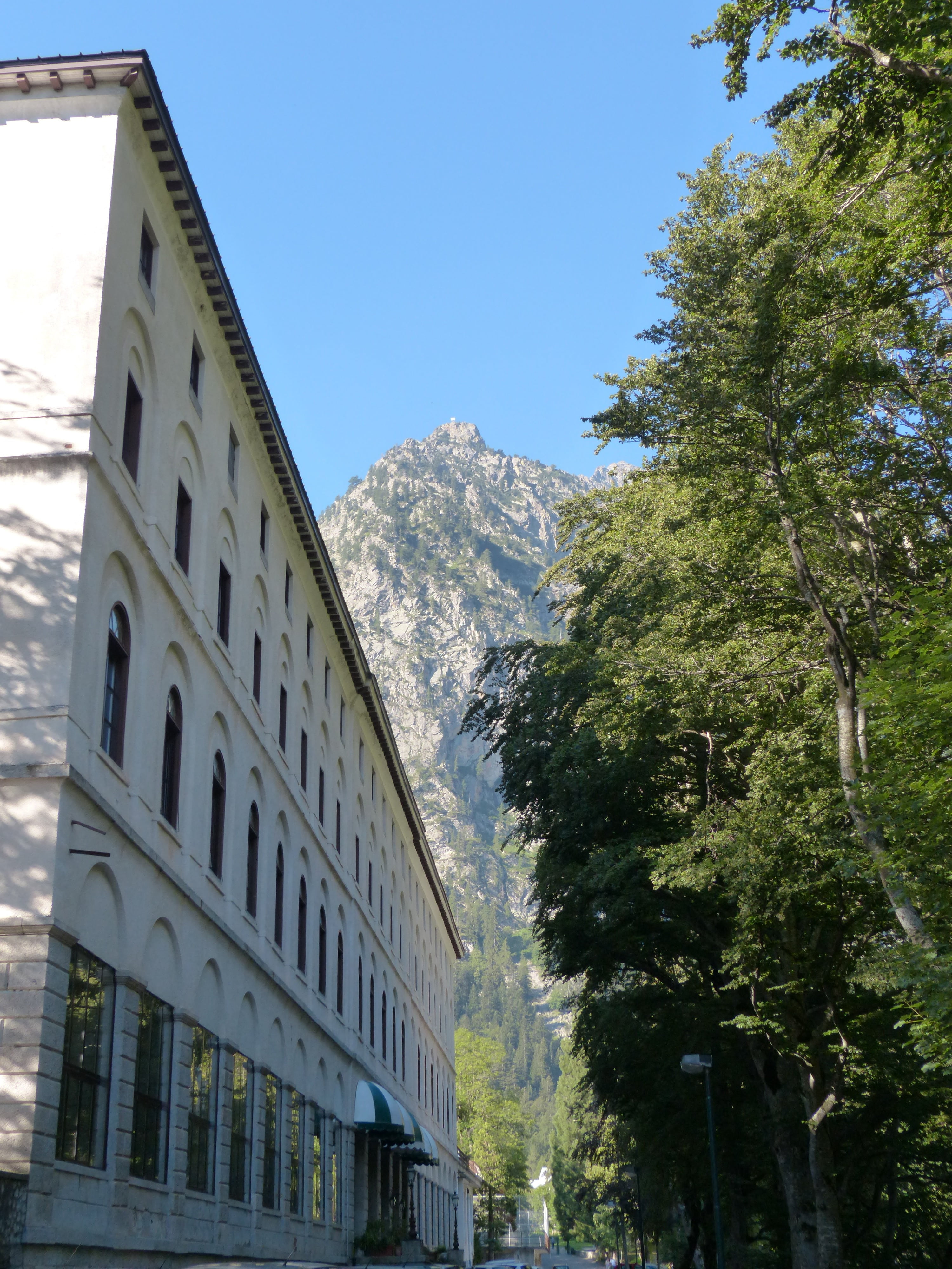 home, italy, valdieri, rocca di san giovanni, 4K, history, sky, day, outdoors, spa hotel, green color, gta, no people, low angle view, built structure, Phone HD Wallpaper