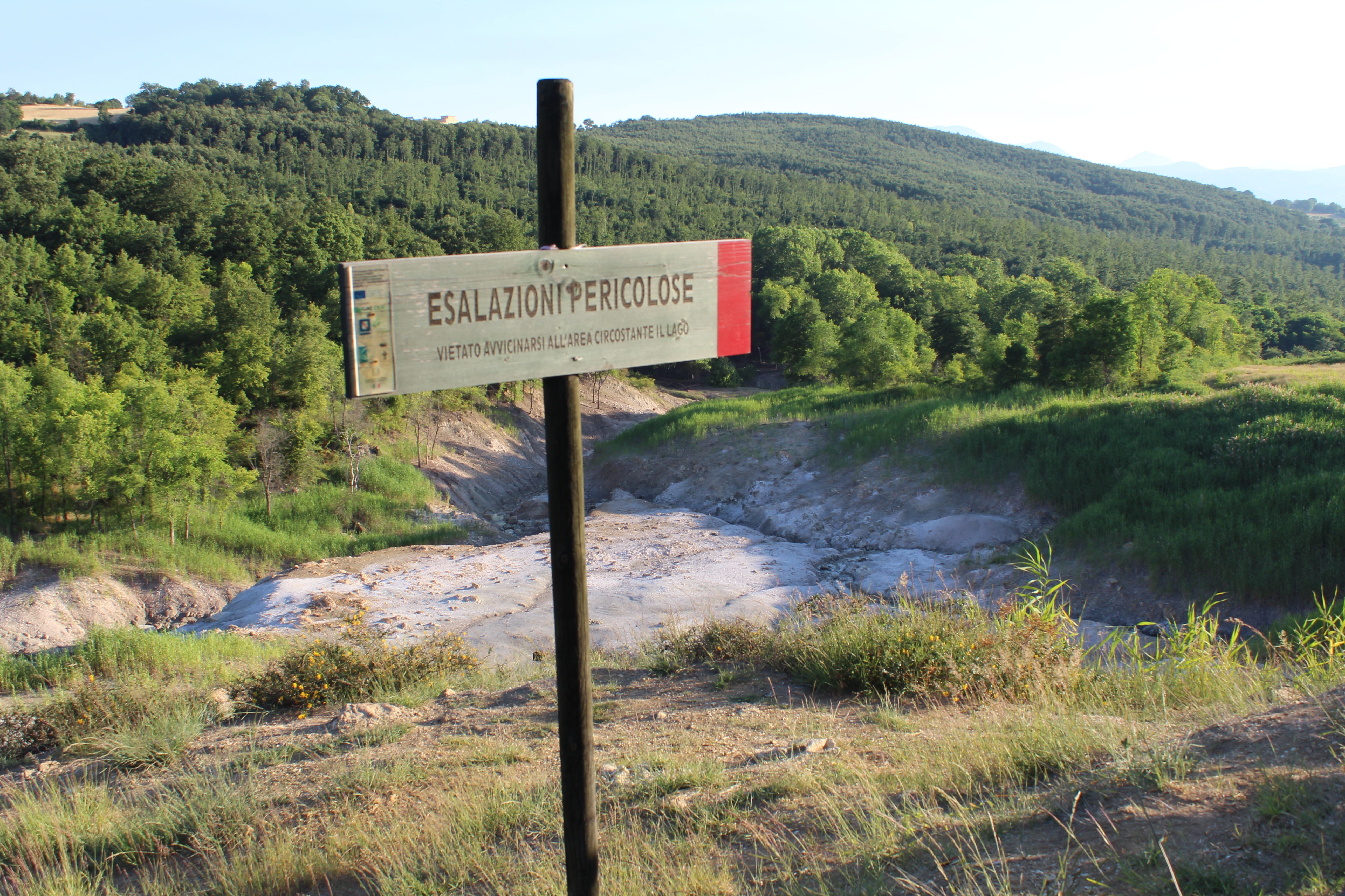 communication, tranquil scene, information sign, mountain, mefite, environment, sign, green color, no people, plant, guidance, nature, text, information, HD Wallpaper