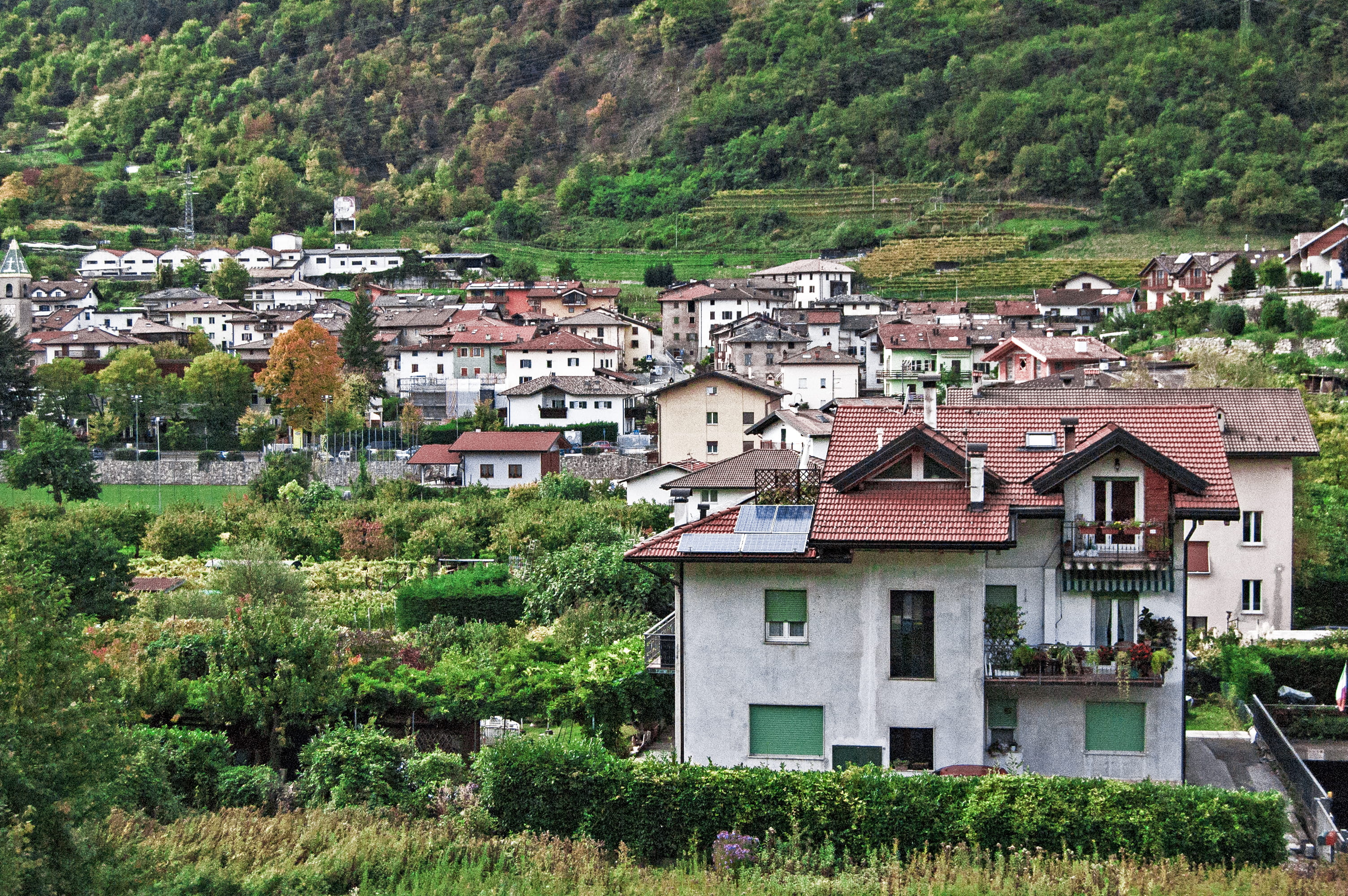 explore, nature, plant, italy, building, trento, 2K, mountain, land, italian, countryside, landscape, village, life, house, lifestyle, country, no people, HD Wallpaper