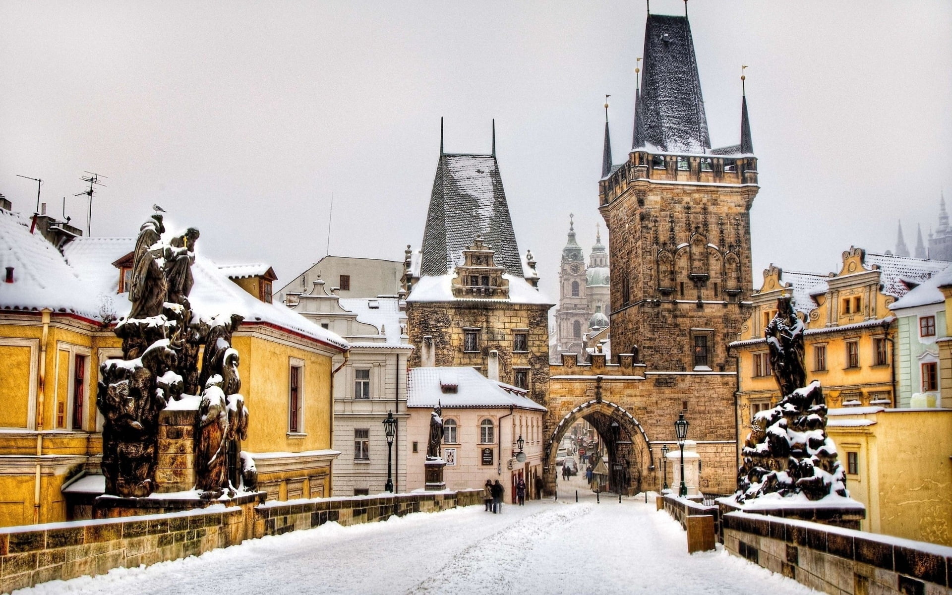 travel Destinations, travel, cityscape, spire, snow, tower, street, europe, architecture, castle, buildings, christmas, prague, people, famous Place, church, HD Wallpaper