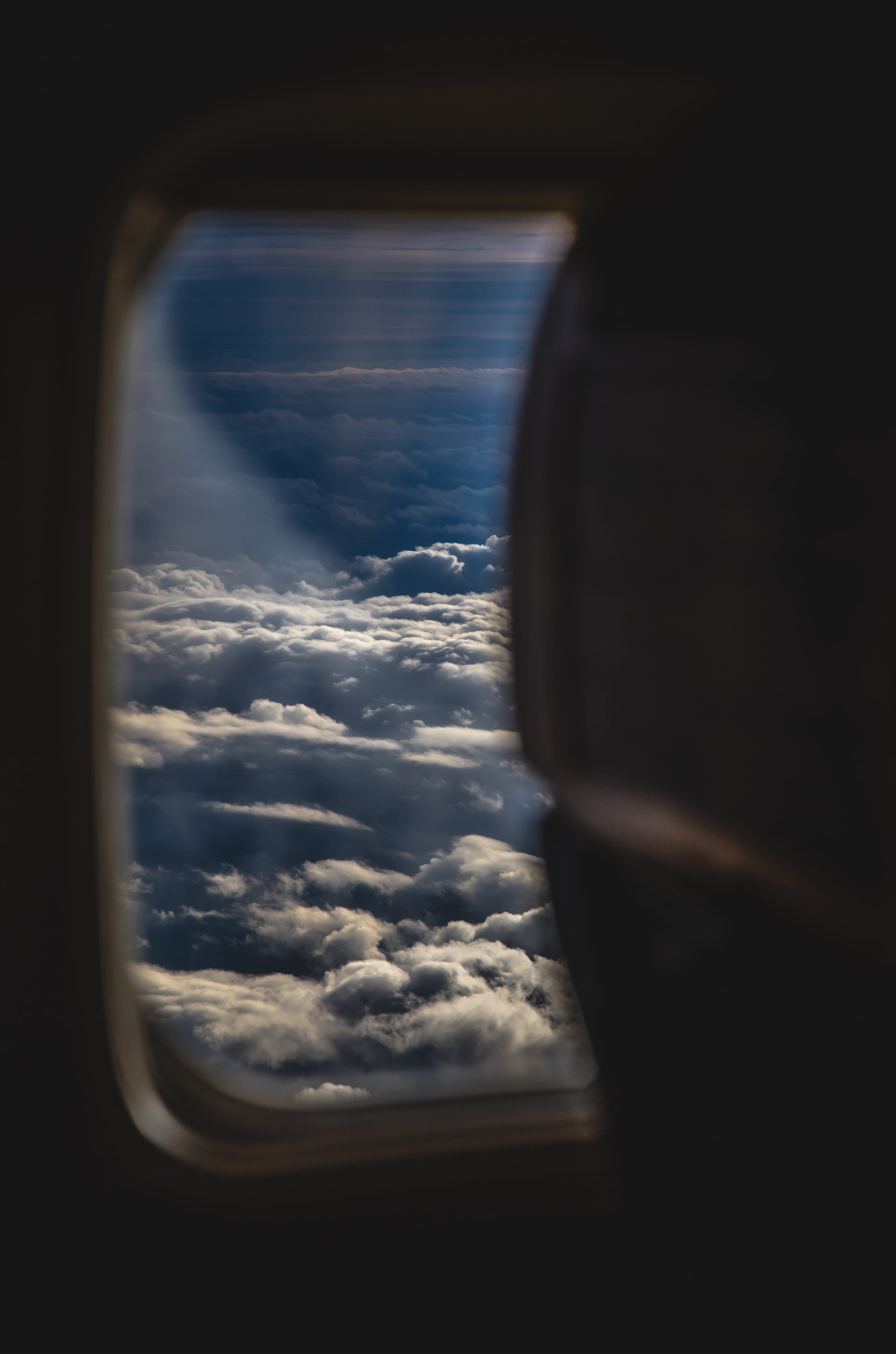 vehicle interior, tra le nuvole, cell phone, journey, mobile phone, cloud - sky, mid-air, airplane, no people, flare, transparent, indoors, window, outdoors, Phone HD Wallpaper