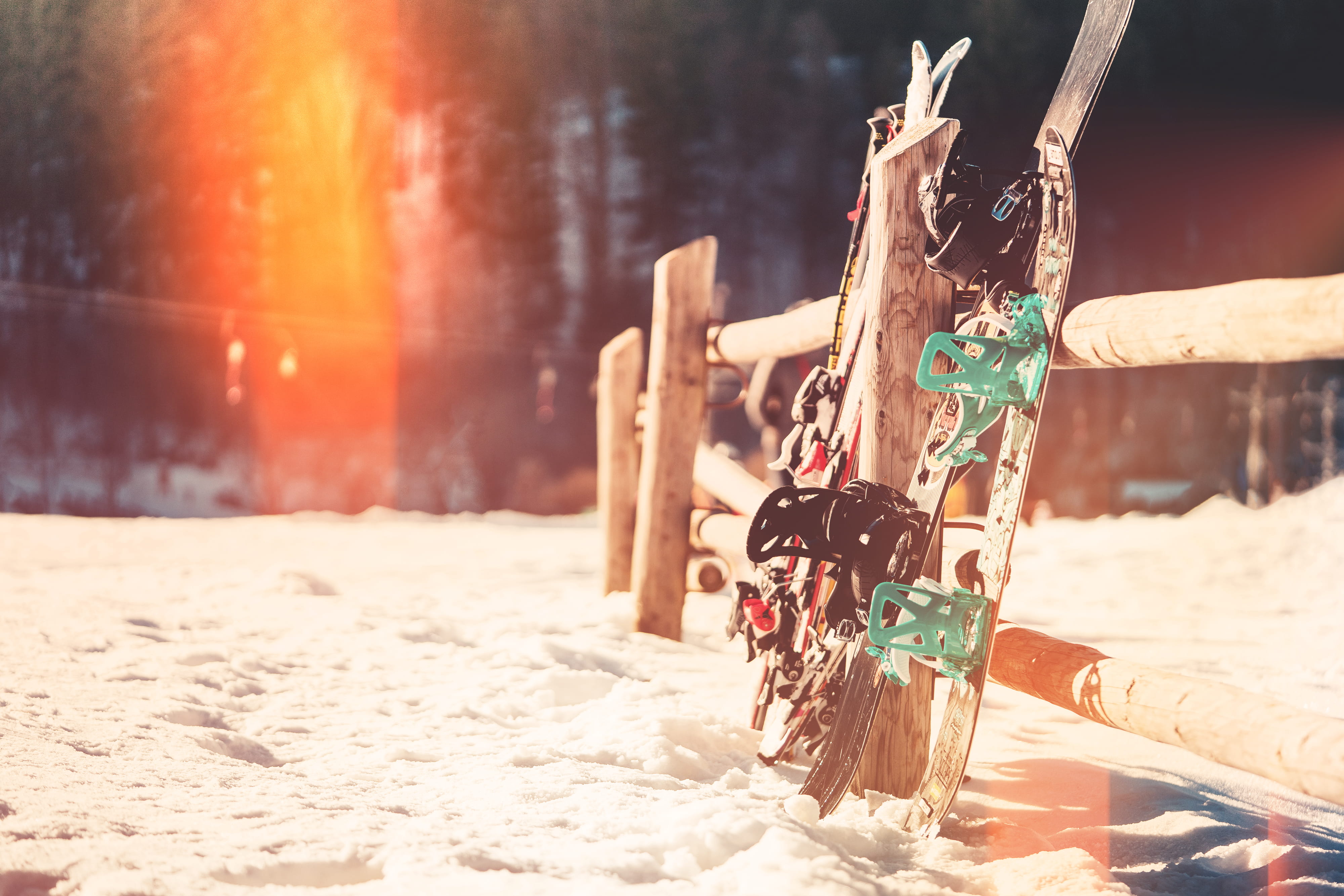 lifestyles, day, adults only, snow, Leaning, nature, mountains, winter sports, human body part, land, snowboarding, cold, one man only, one person, outdoors, HD Wallpaper