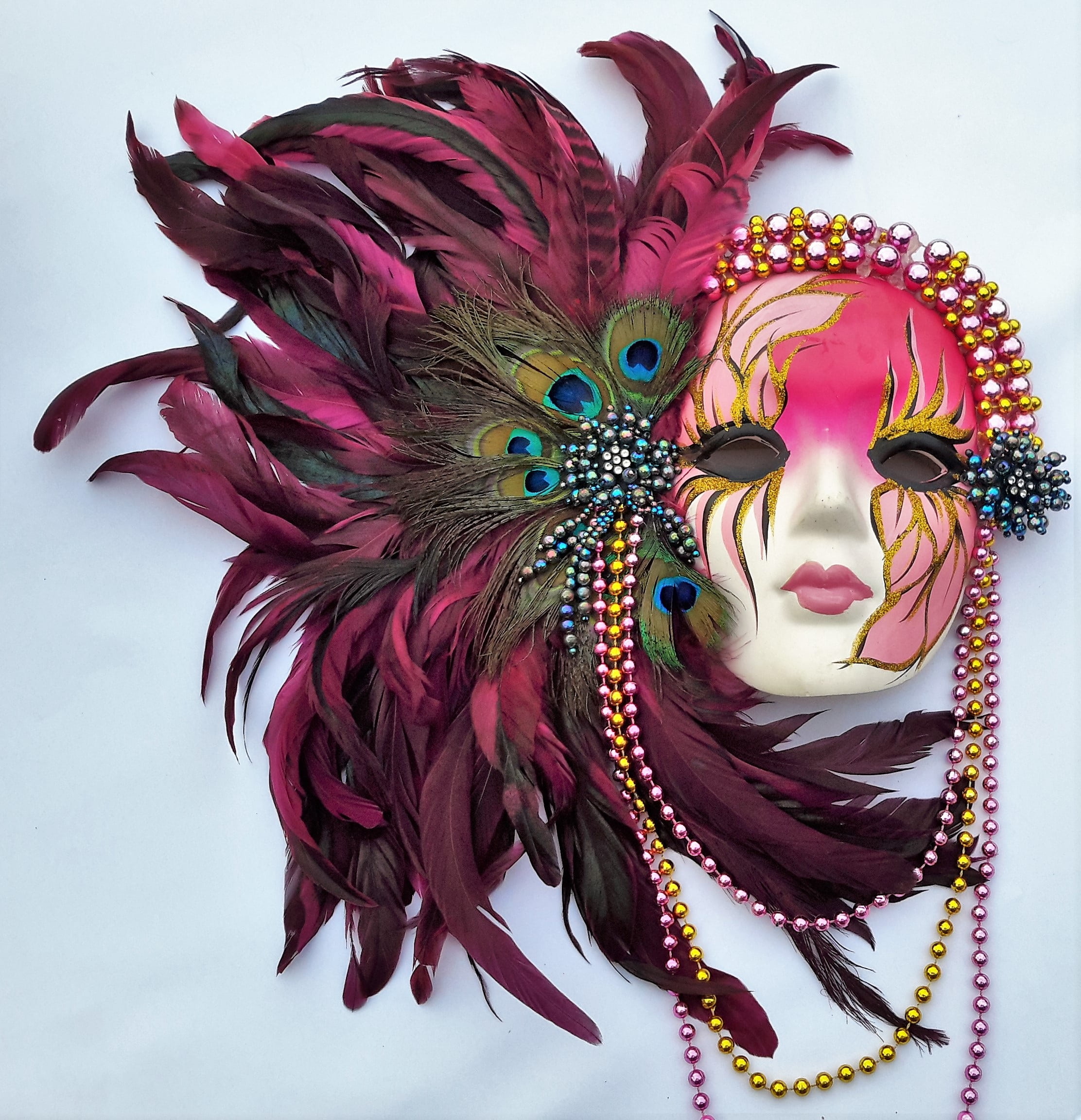 mask - disguise, festival, wall - building feature, multi colored, studio shot, mardi, mardigras, representation, masquerade, feathers, close-up, no people, Phone HD Wallpaper