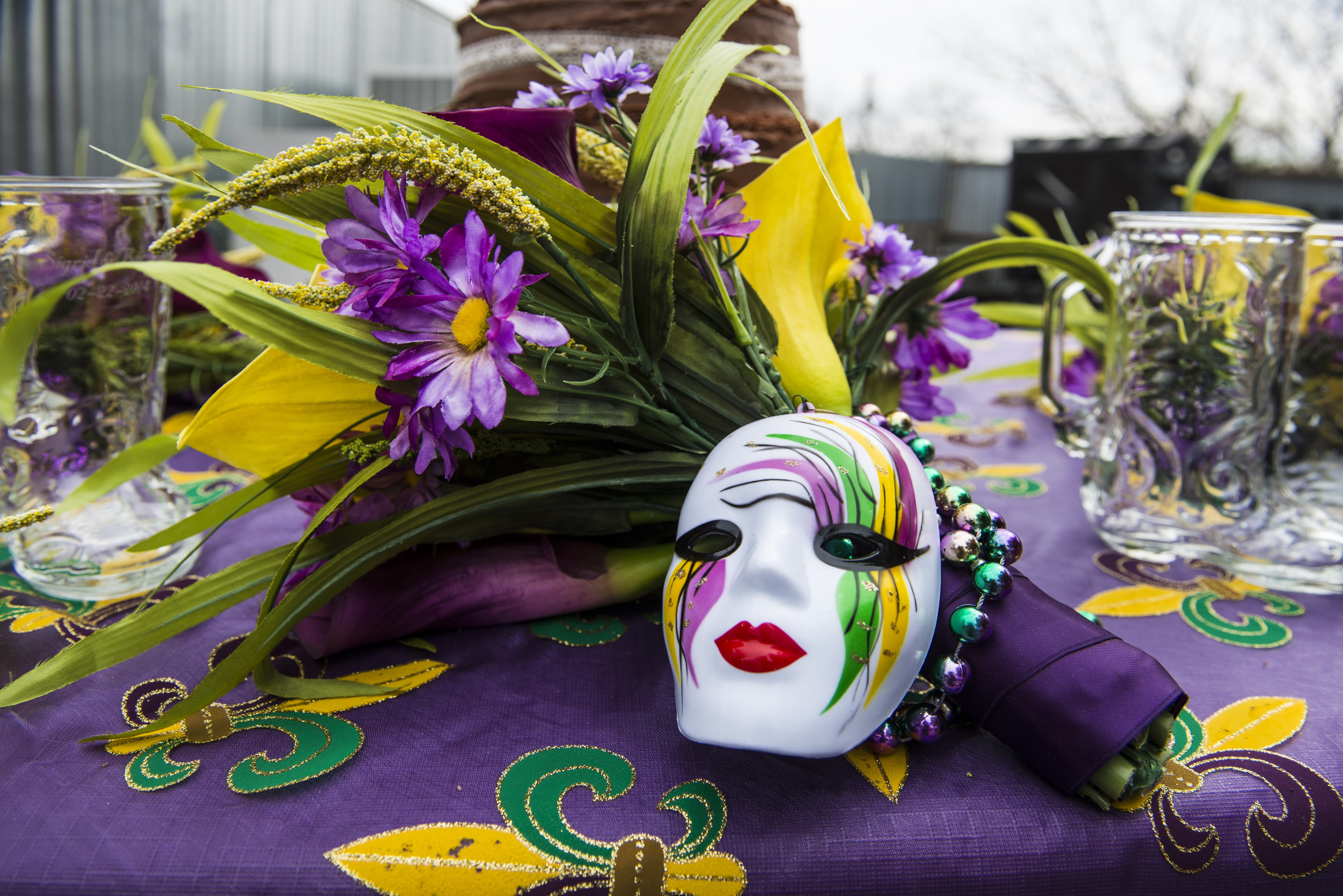 green, bouquet, festive, near, table, fun, party, day, mardi gras, 5K, close-up, vulnerability, nature, pink, inflorescence, yellow, representation, outdoors, HD Wallpaper