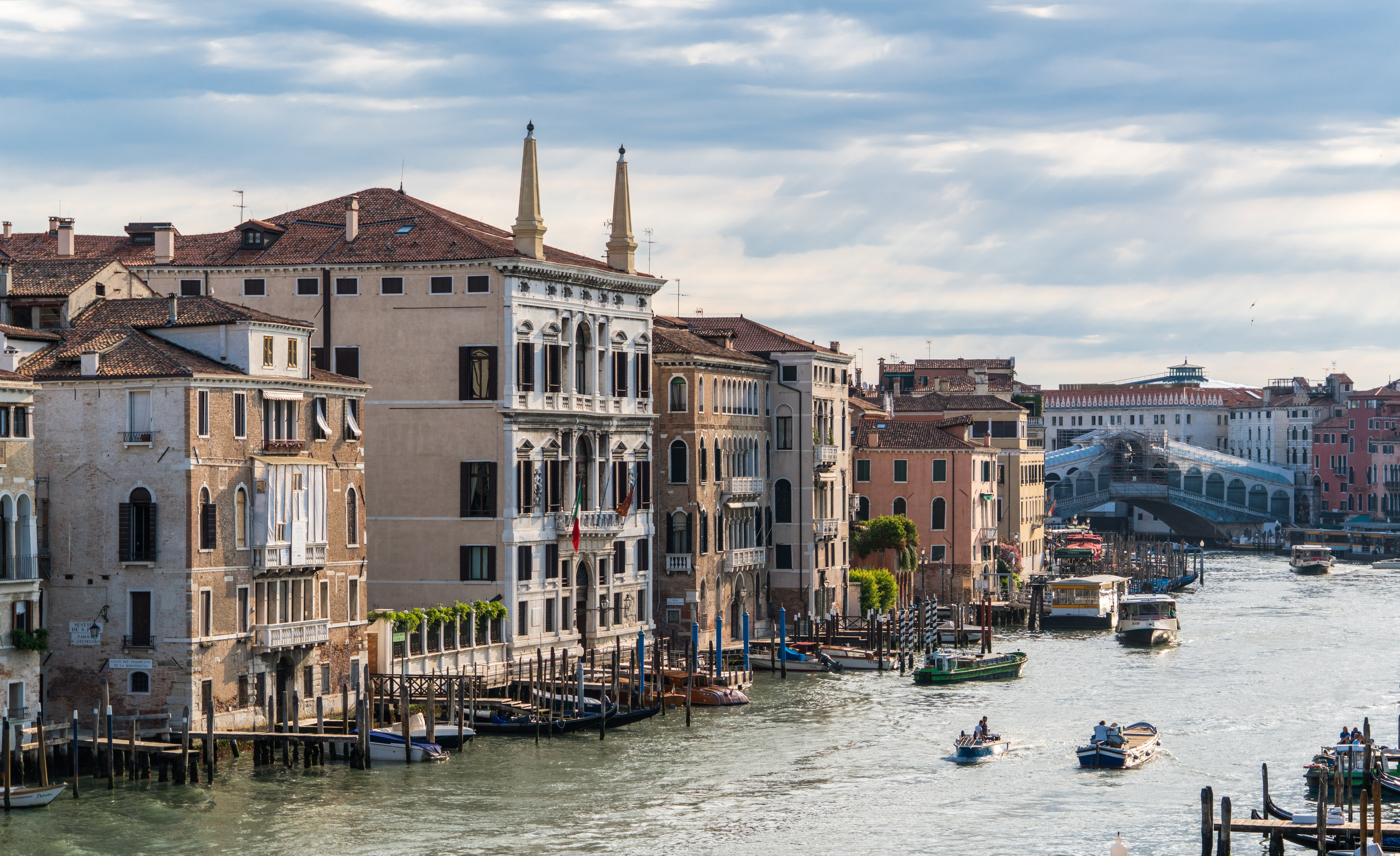 building Exterior, incidental people, day, journey, venice, italy, mode of transportation, passenger craft, waterfront, lagoon, travel Destinations, building, HD Wallpaper