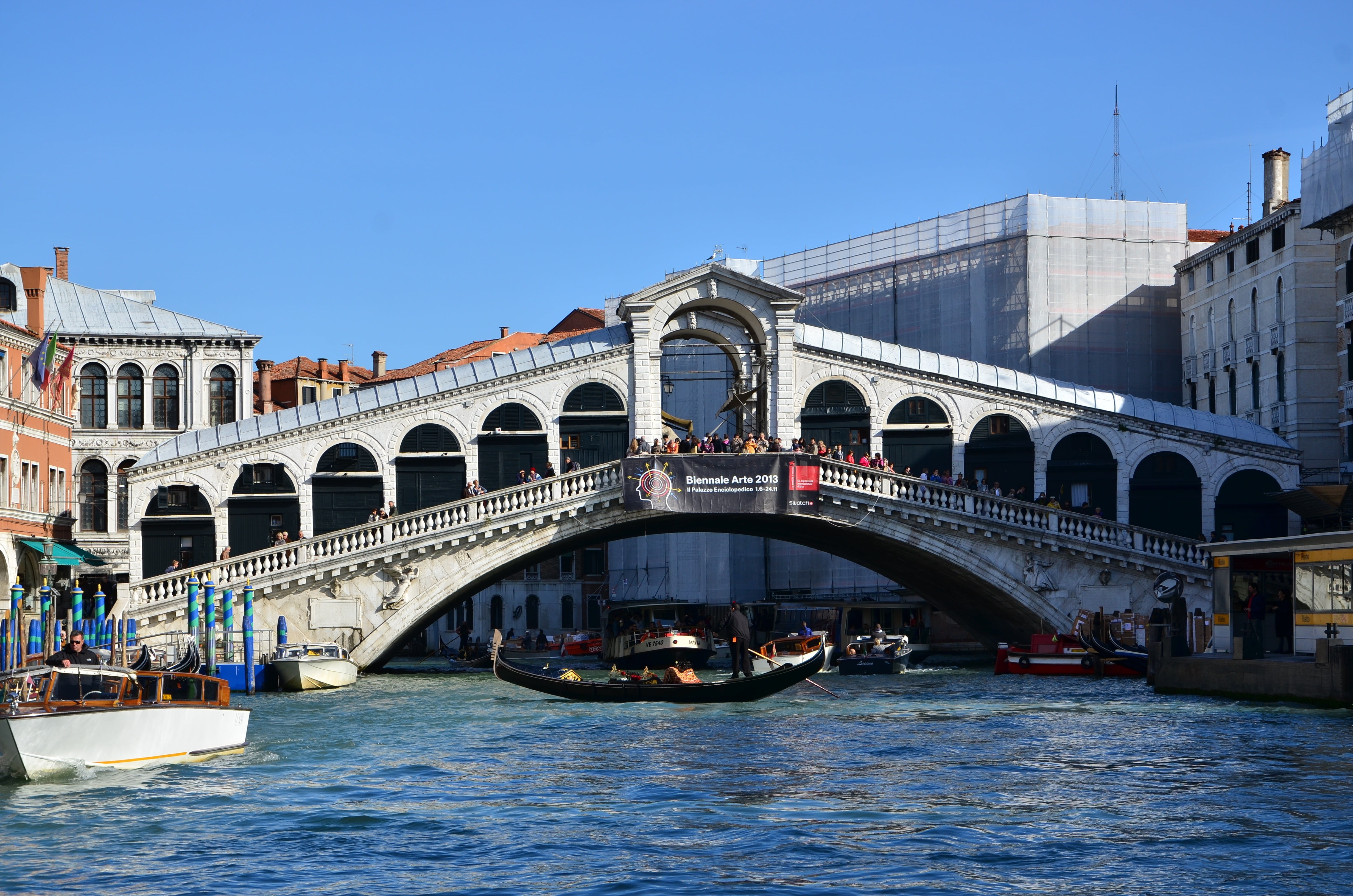 travel, arch, 4K, bridge - man made structure, passenger craft, connection, rialto, building exterior, canal, nautical vessel, outdoors, tourism, venice, HD Wallpaper