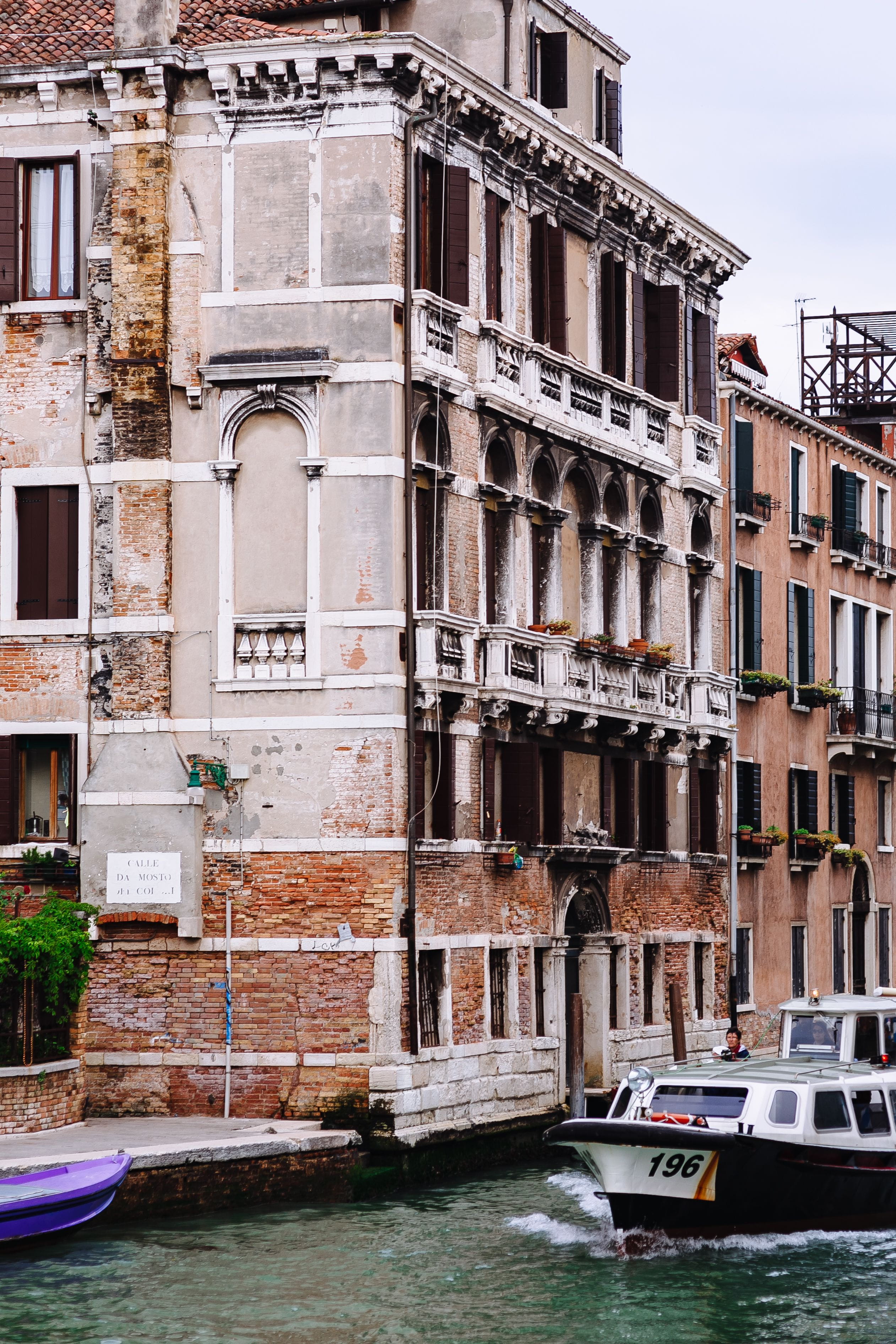 house, trip, mode of transportation, vacations, architecture, venice - Italy, building Exterior, famous Place, moored, residential district, no people, Phone HD Wallpaper