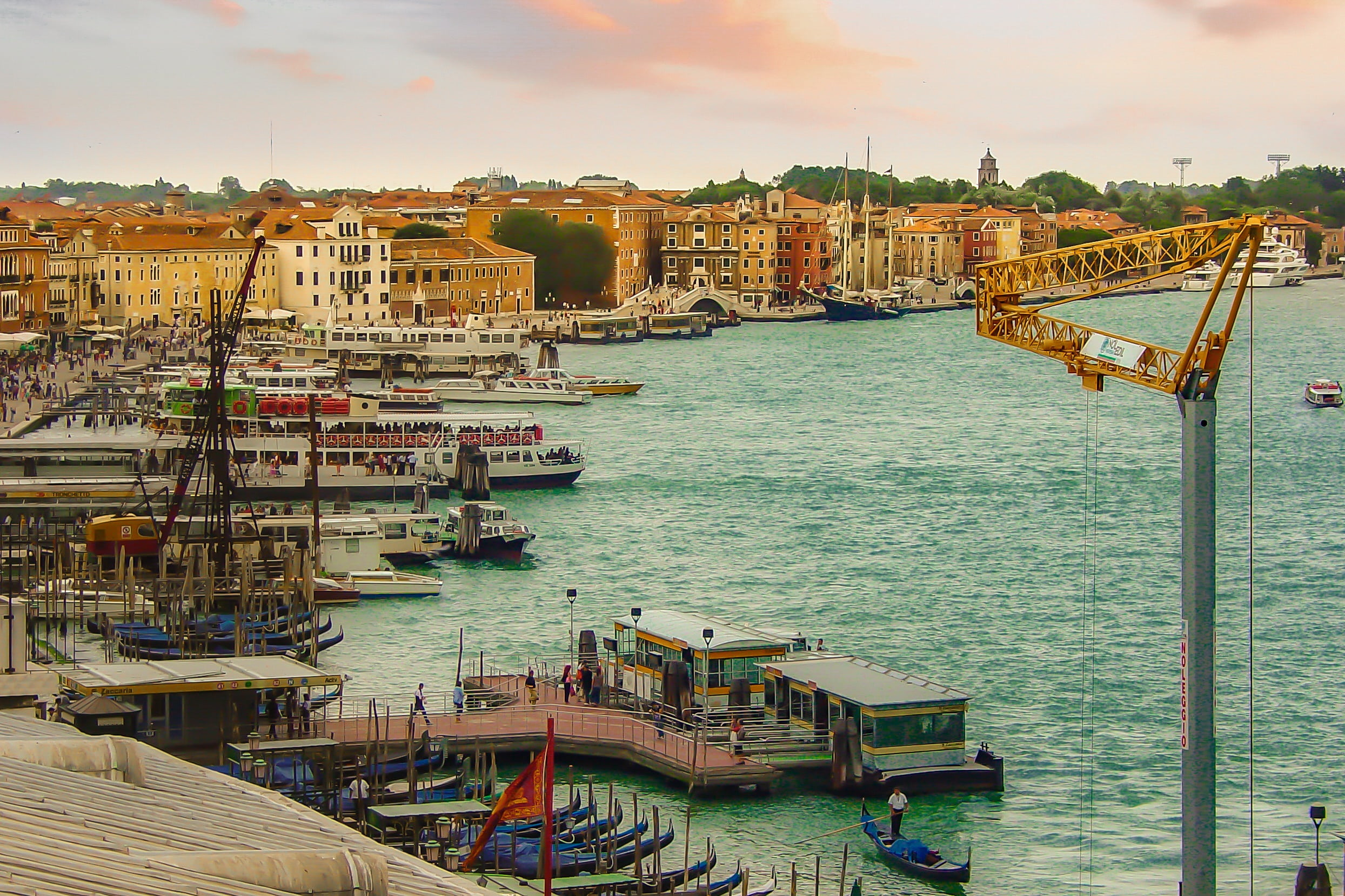 transportation, boats, construction, built structure, italian, mode of transportation, travel destinations, cityscape, gondola - traditional boat, outdoors, HD Wallpaper