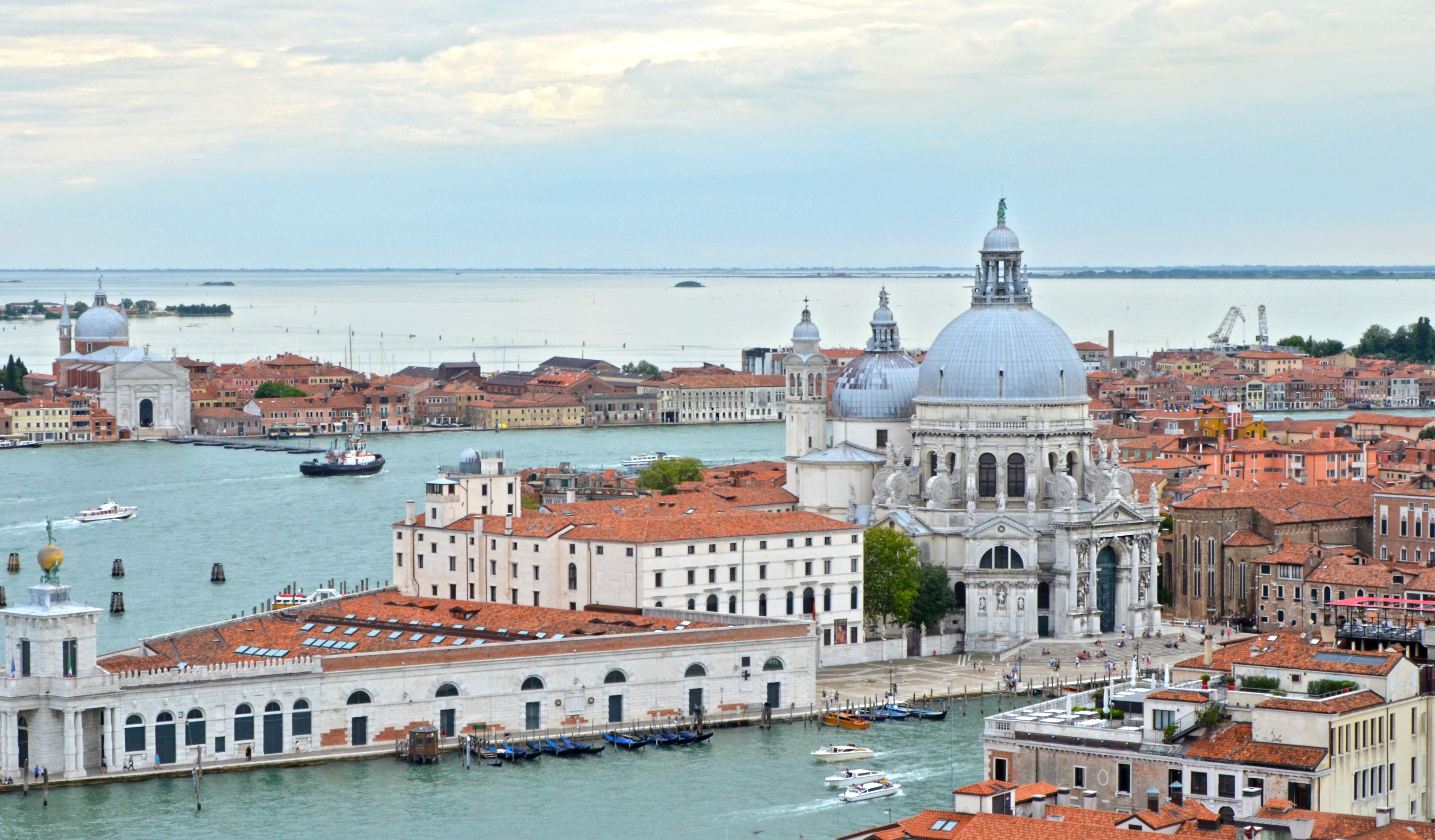 sky, 4K, tourism, place of worship, channel, europe, canal, urban Scene, cloud - sky, travel destinations, nature, city, italy, building exterior, architecture, HD Wallpaper