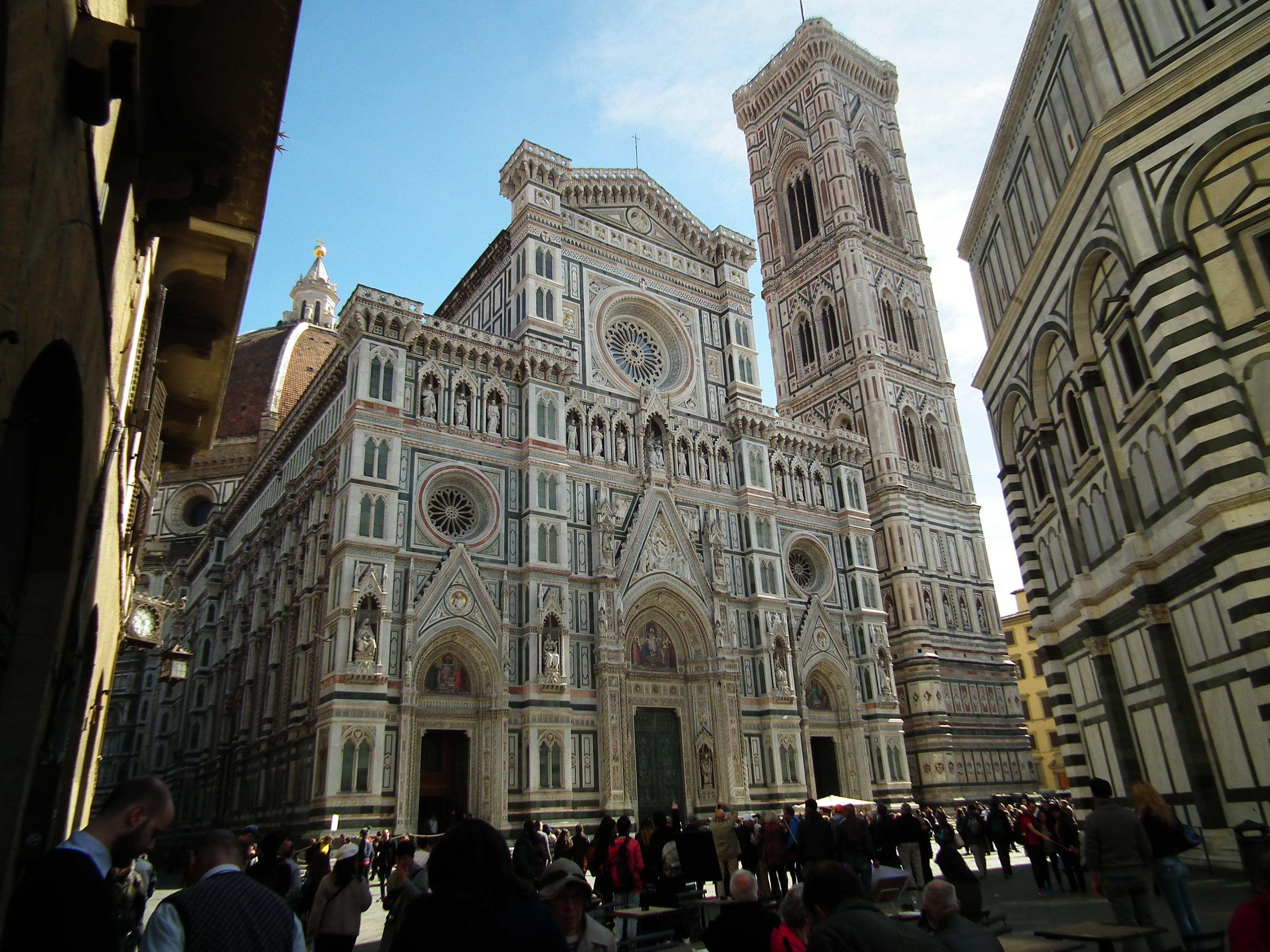 duomo Santa Maria Del Fiore, real people, belief, men, florence - Italy, architecture, tourism, building exterior, crowd, building, spirituality, europe, HD Wallpaper