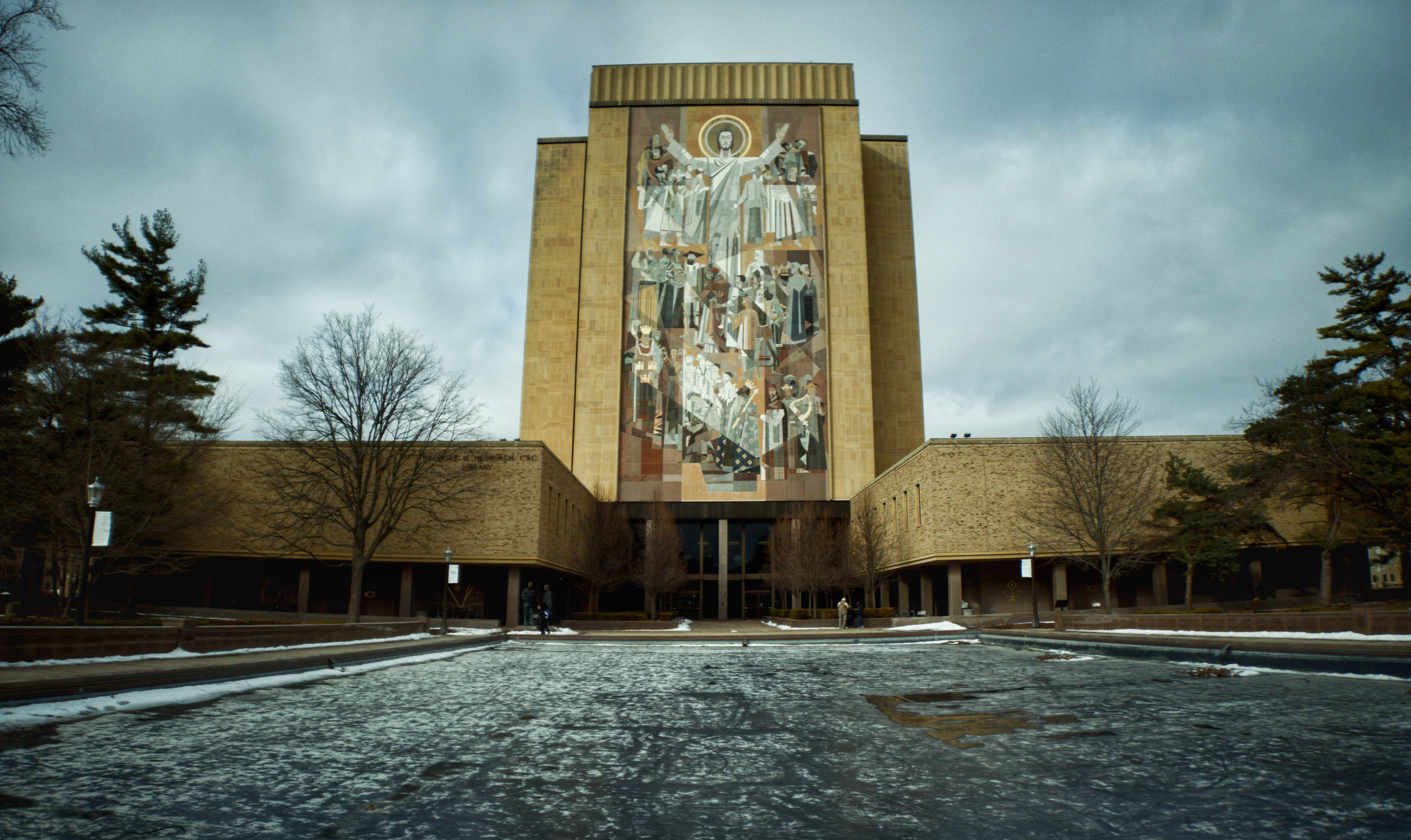 low angle view, architecture, asphalt, dame, united states, convention center, light, library, town, flare, sky, outdoors, theodore m. hesburgh library, HD Wallpaper