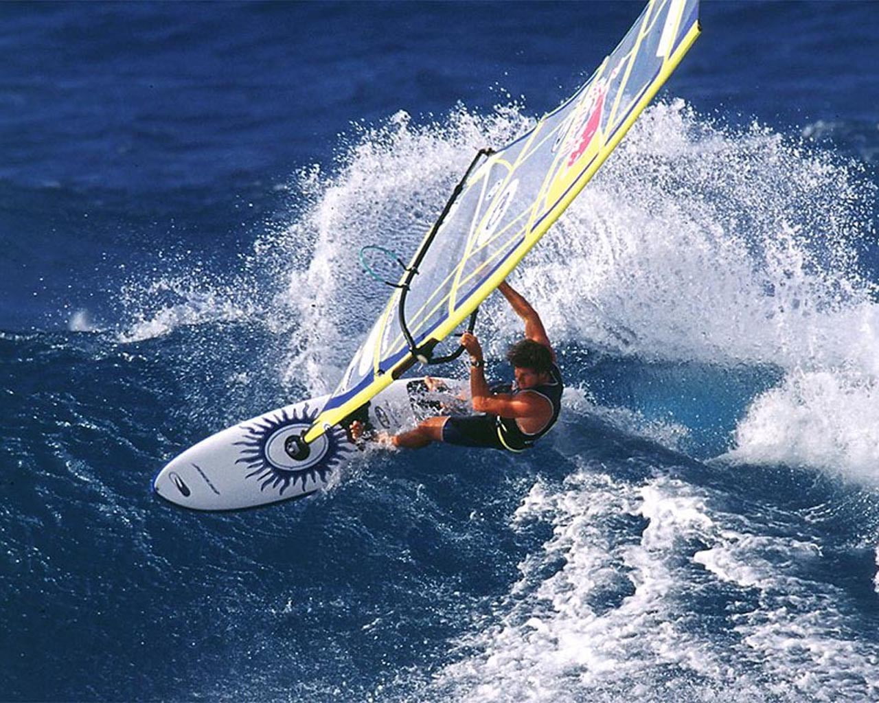 surfing, men, windsurfing, lifestyles, motion, outdoors, water, leisure activity, aquatic sport, splashing, adventure, sports equipment, fun, sea, nautical vessel, HD Wallpaper
