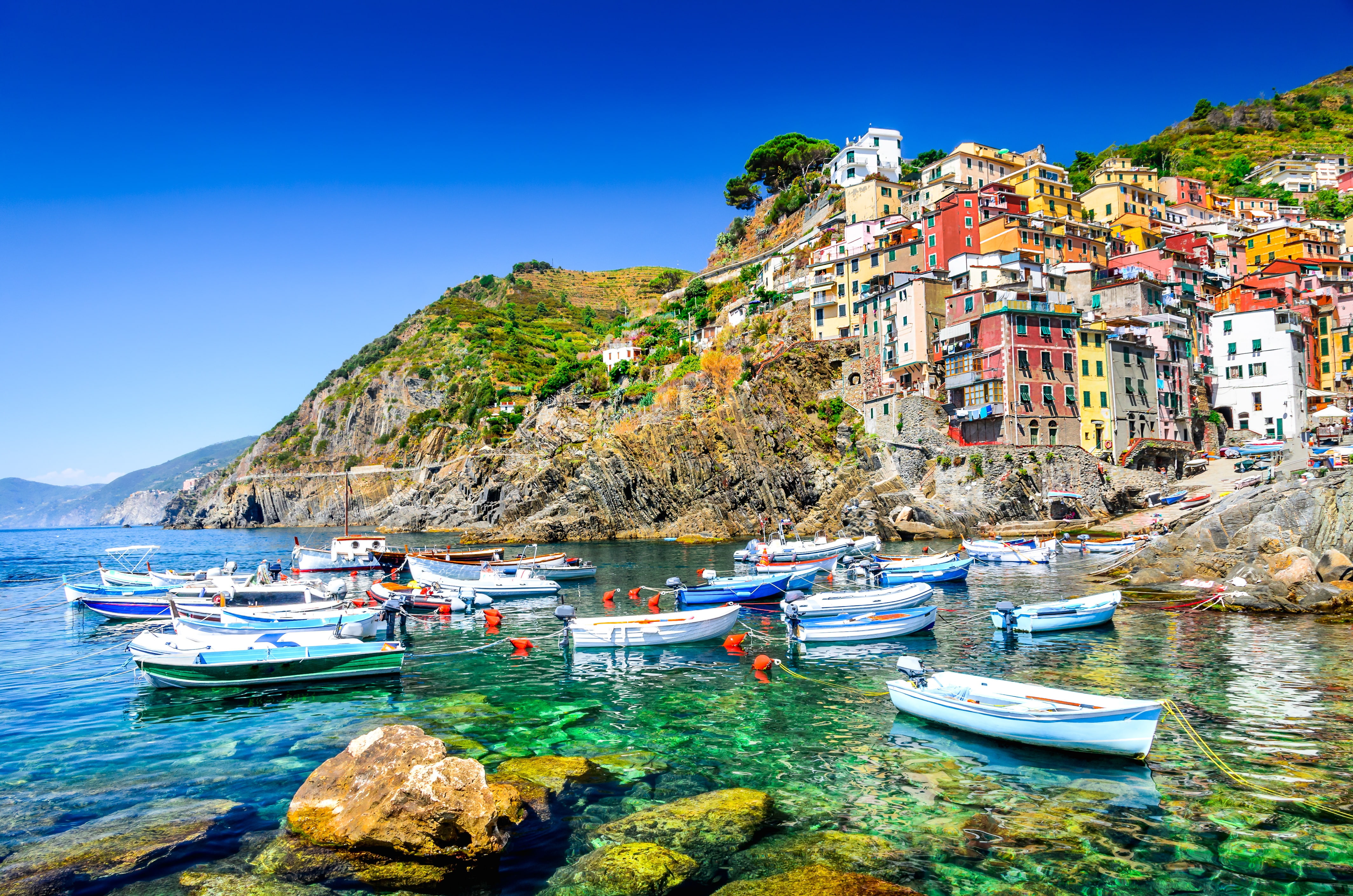 Villa, rocks, 4K, Riomaggiore, boats, Italy, travel, sea, coast, houses, HD Wallpaper