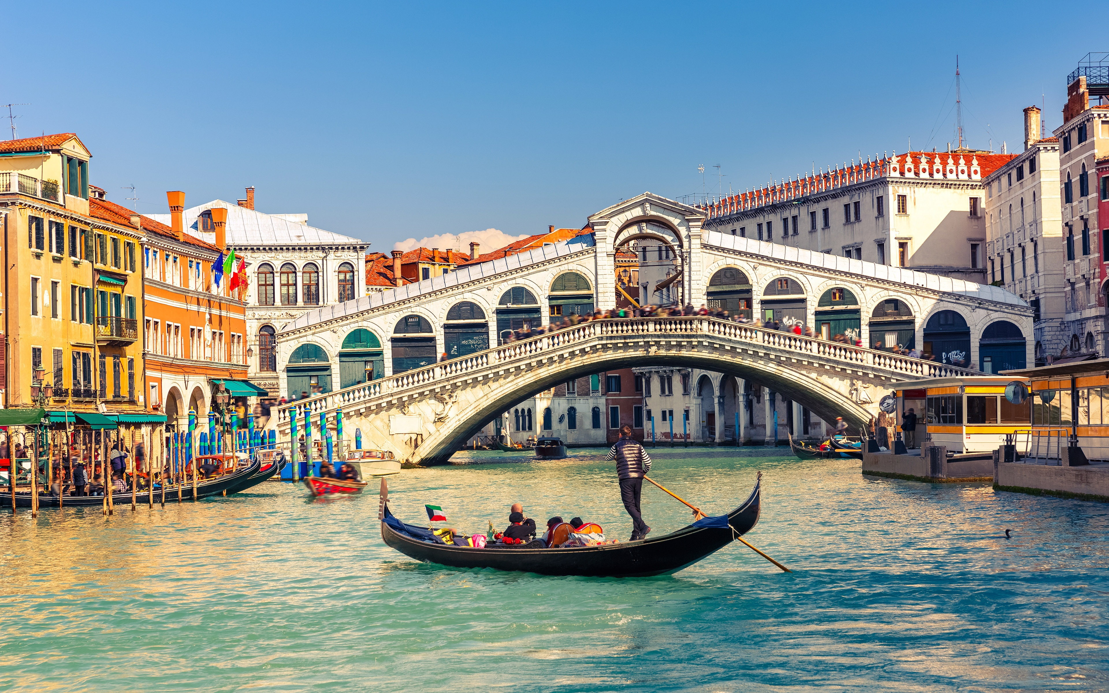 traffic, italy, venice, bridge, water, real people, city, group of people, building exterior, gondolier, 4K, travel, architecture, built structure, mode of transportation, HD Wallpaper