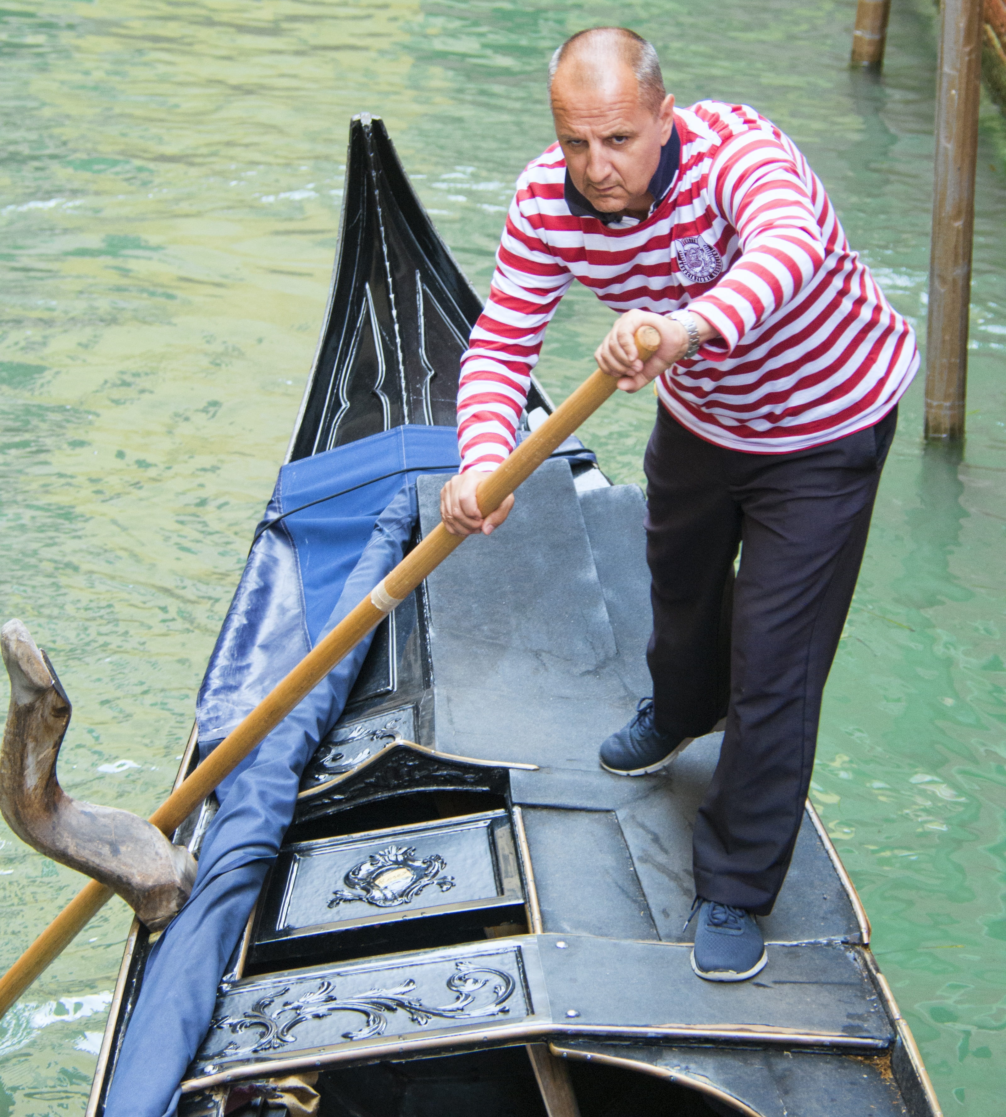 gondola, venice, italian, nature, water, day, casual clothing, canal, european, mature men, holding, full length, historic, mature adult, men, oar, gondola - traditional boat, Phone HD Wallpaper