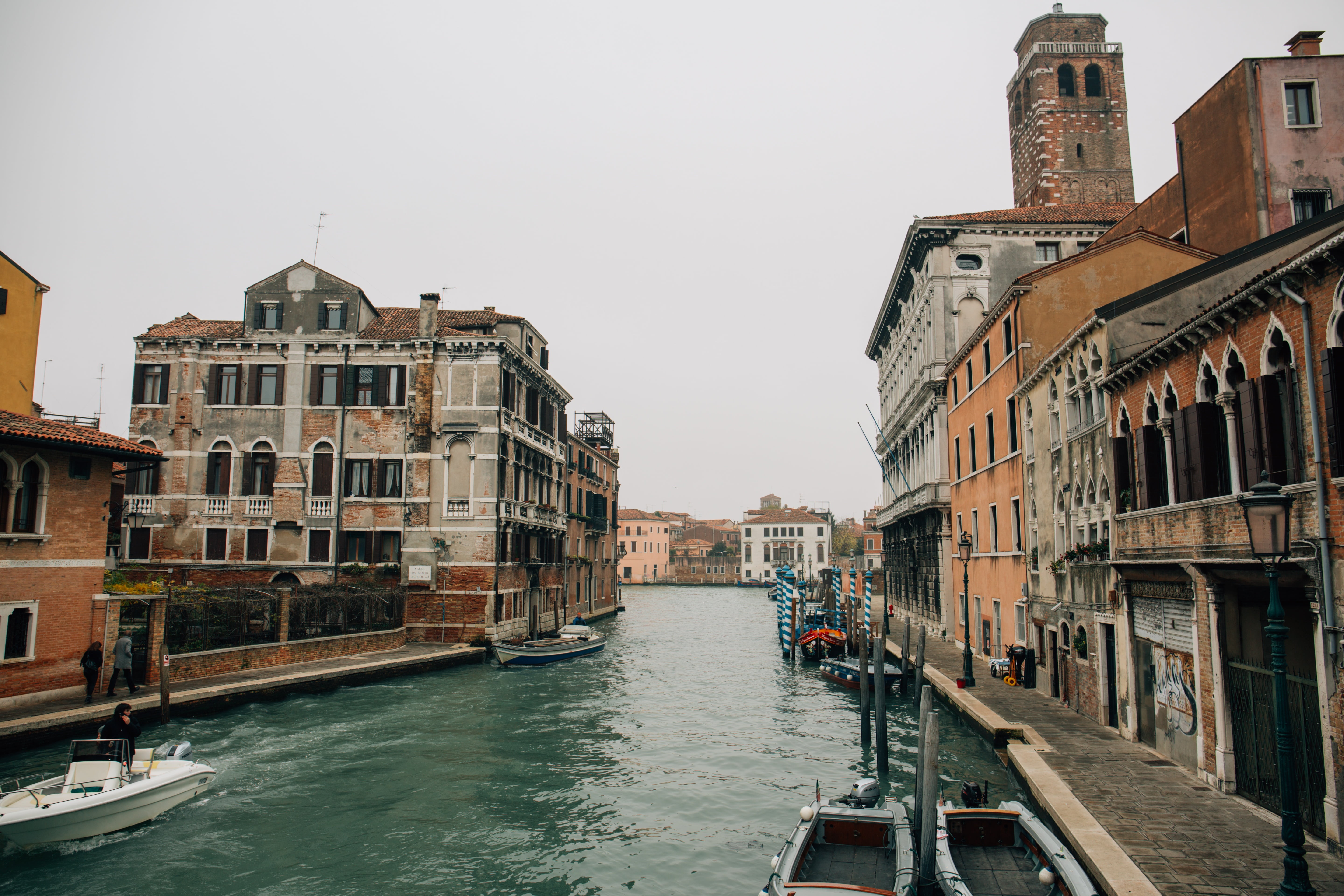 canal, transportation, building exterior, waterfront, body, italy, city, brown, building, clear sky, venice, water, built structure, 5K, wooden post, daytime, HD Wallpaper