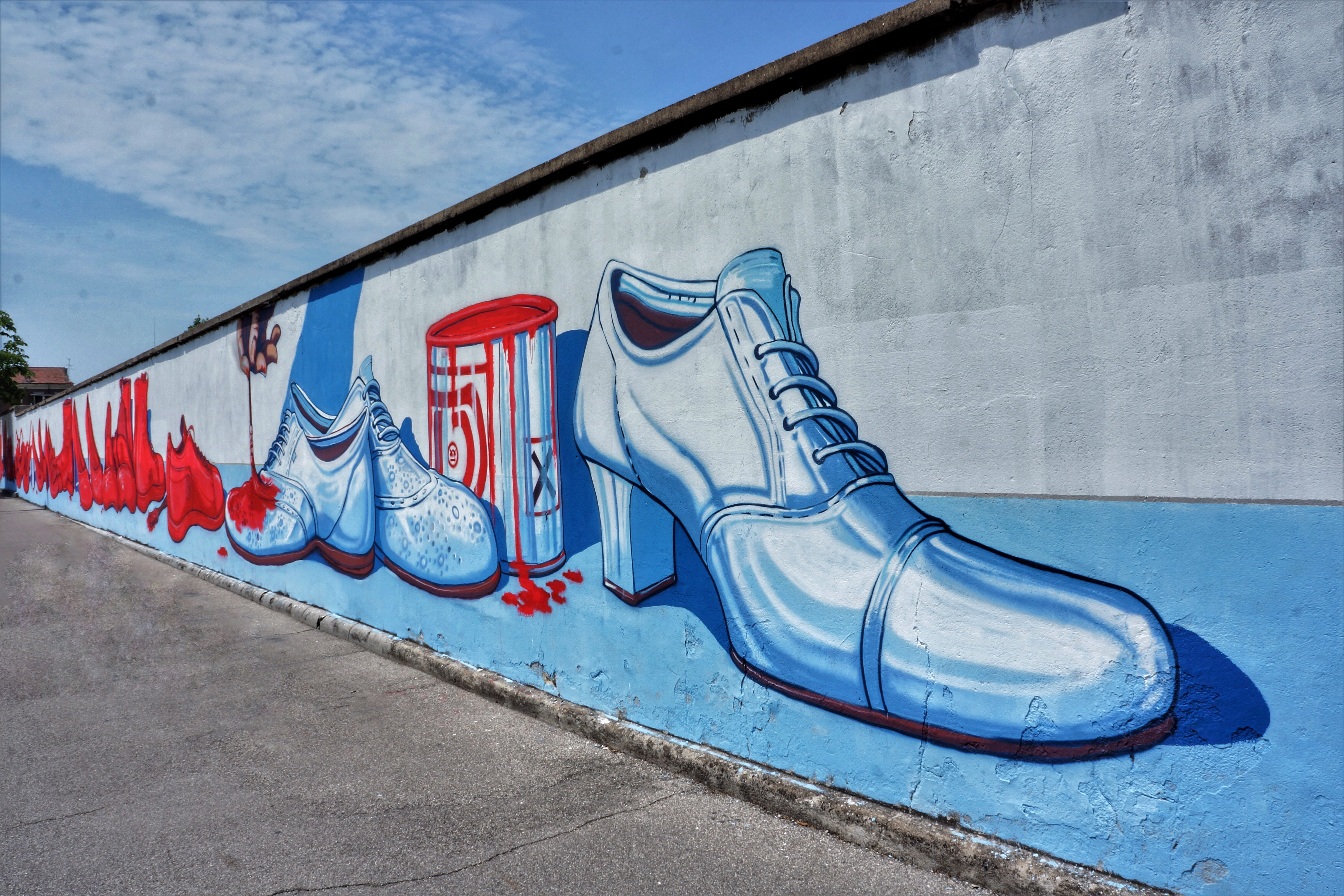 sunlight, retaining wall, art and craft, in a row, canvas shoe, building exterior, 5K, blue, shoe, wall - building feature, day, shoes, creativity, absence, HD Wallpaper