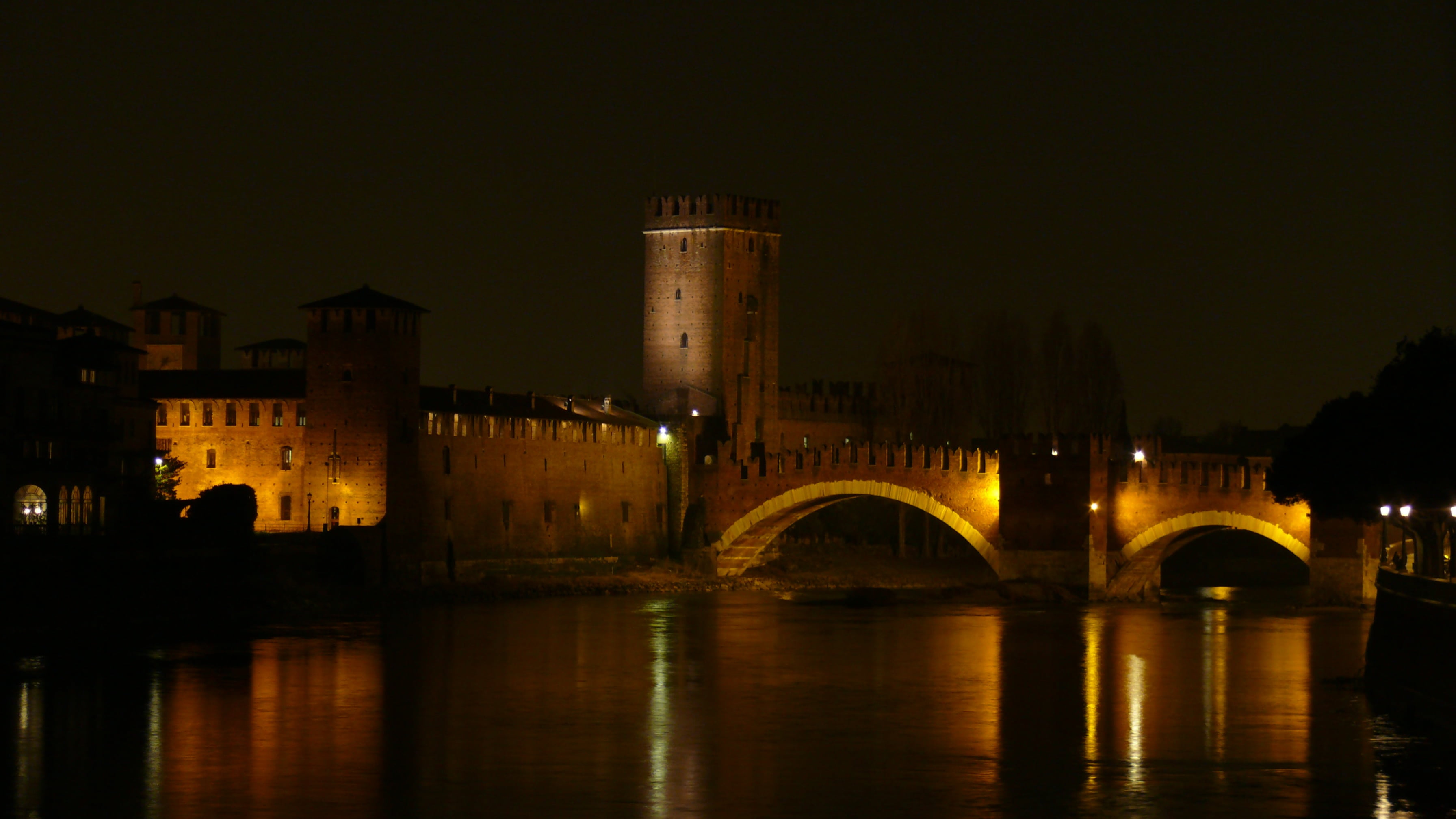 travel destinations, bridge, castle, 2K, sky, italy, city, historic, europe, arch, verona, history, famous Place, building exterior, water, transportation, HD Wallpaper